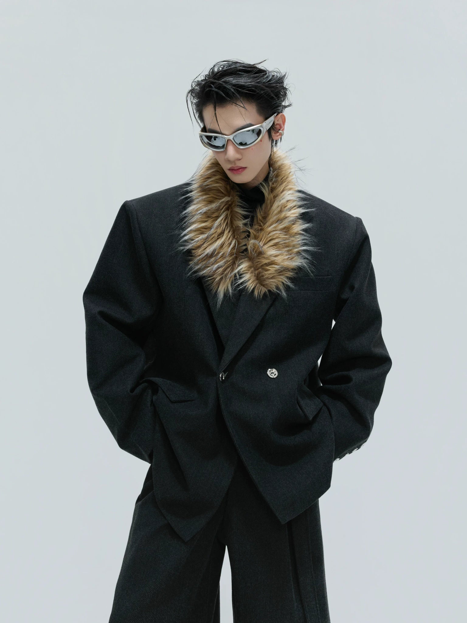 Detachable Fur-Collar Wool Suit Set in Black - main image 2