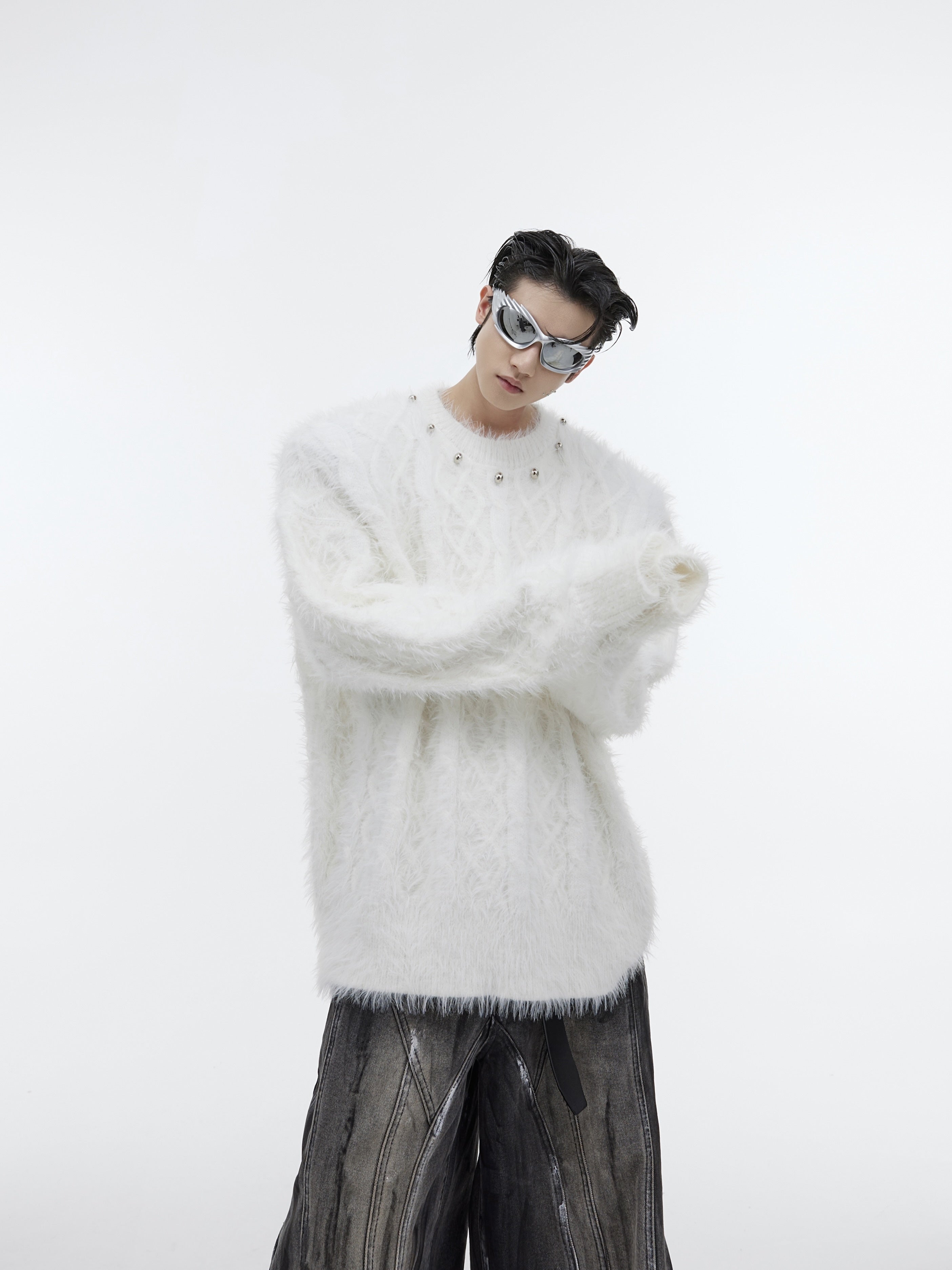 Chunky-Knit-Sweater---Oversized-Unisex-Pullover-with-Metal-Buttons-White