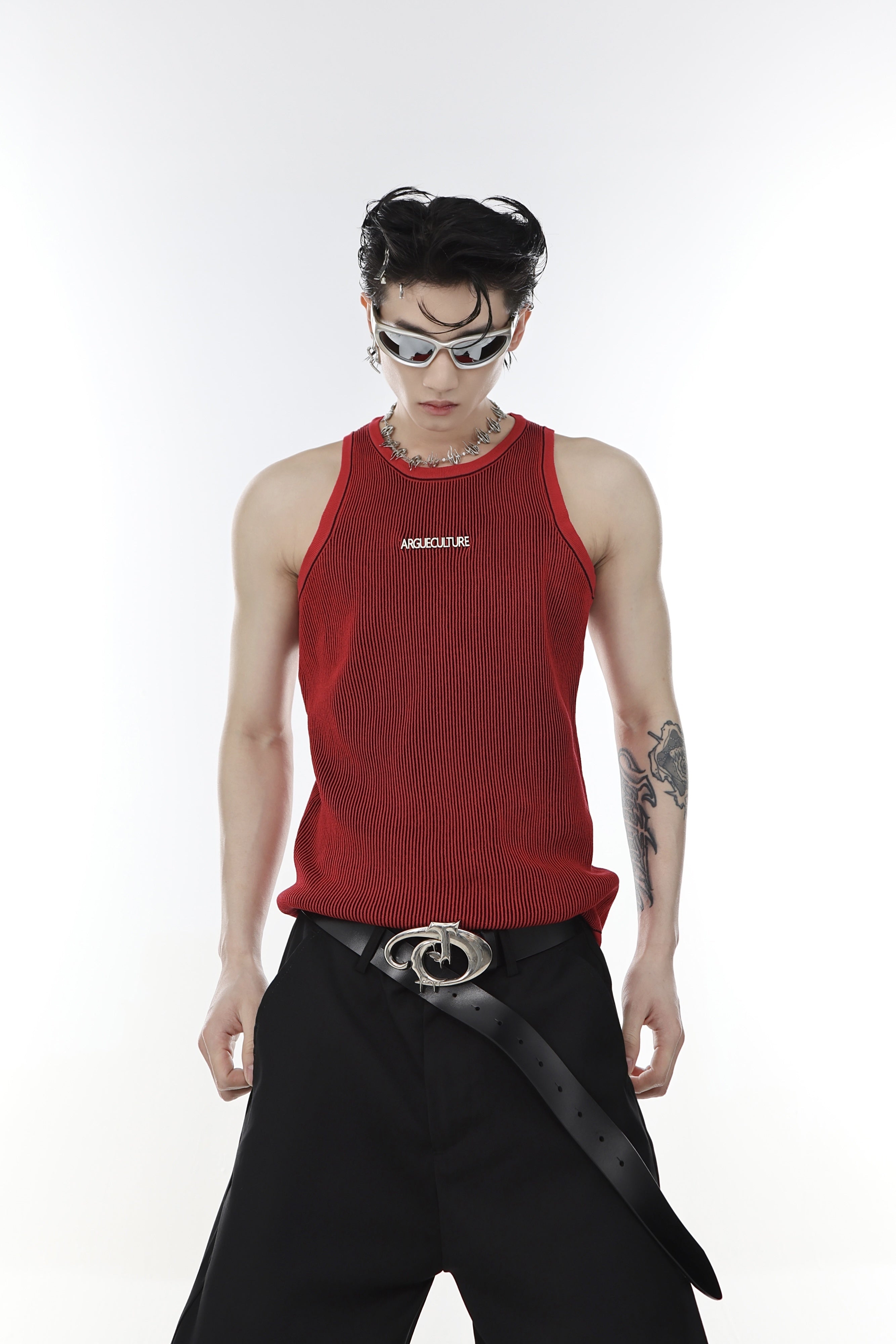 Cropped-Knit-Vest---Textured-Stripe-Sleeveless-Top---Streetwear-Fit-Red