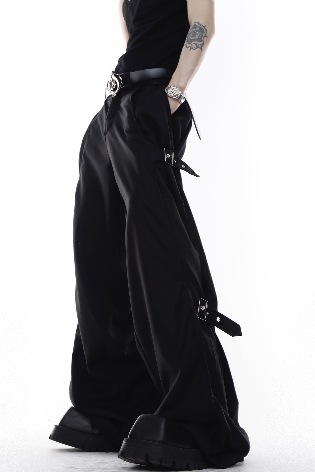 Deconstructed-Cargo-Pants---Adjustable-Tapered-Wide-Leg-Streetwear-Black