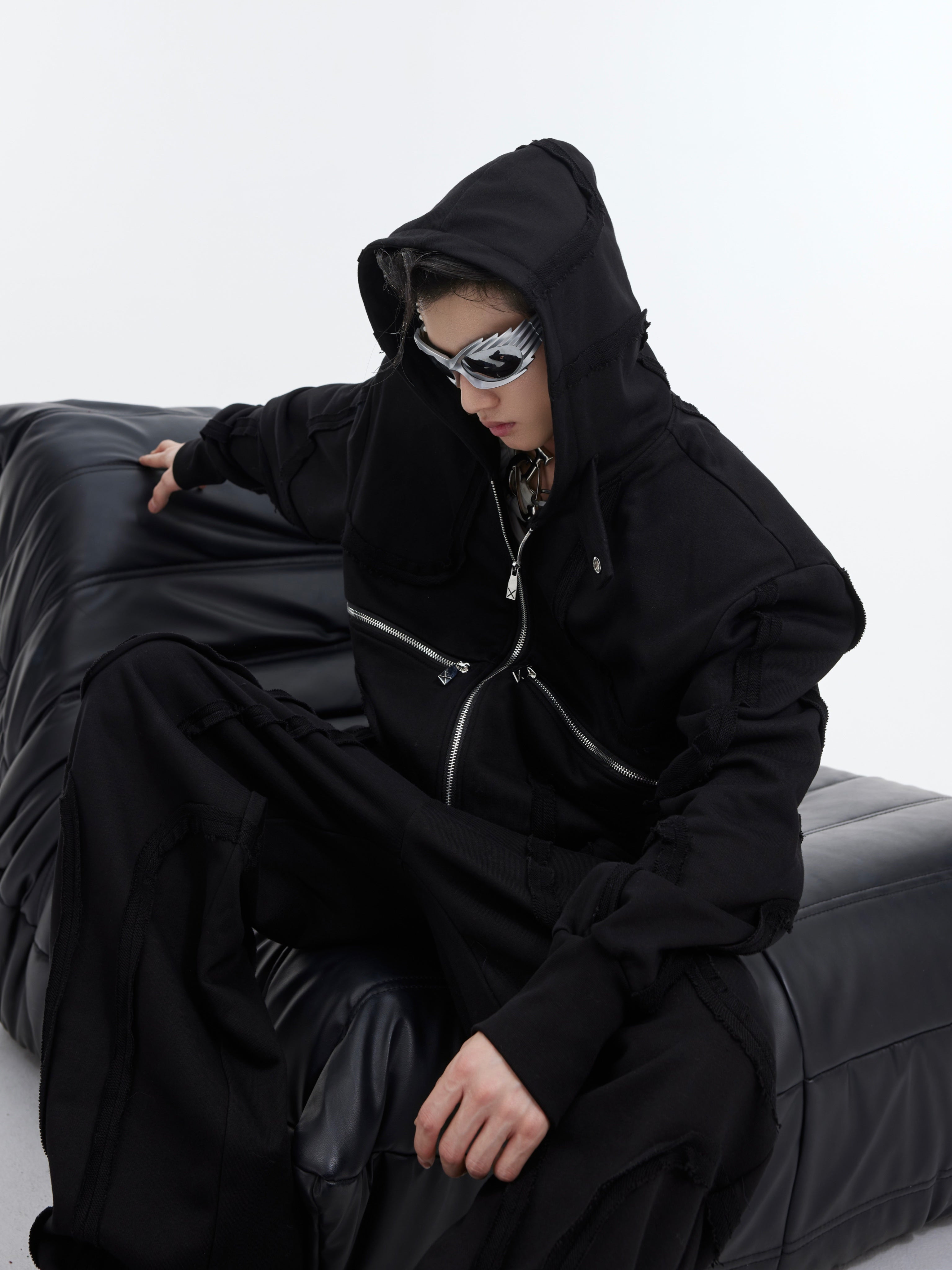 Deconstructed-Cropped-Hoodie---Distressed-Red-Streetwear-Set-Black-Top