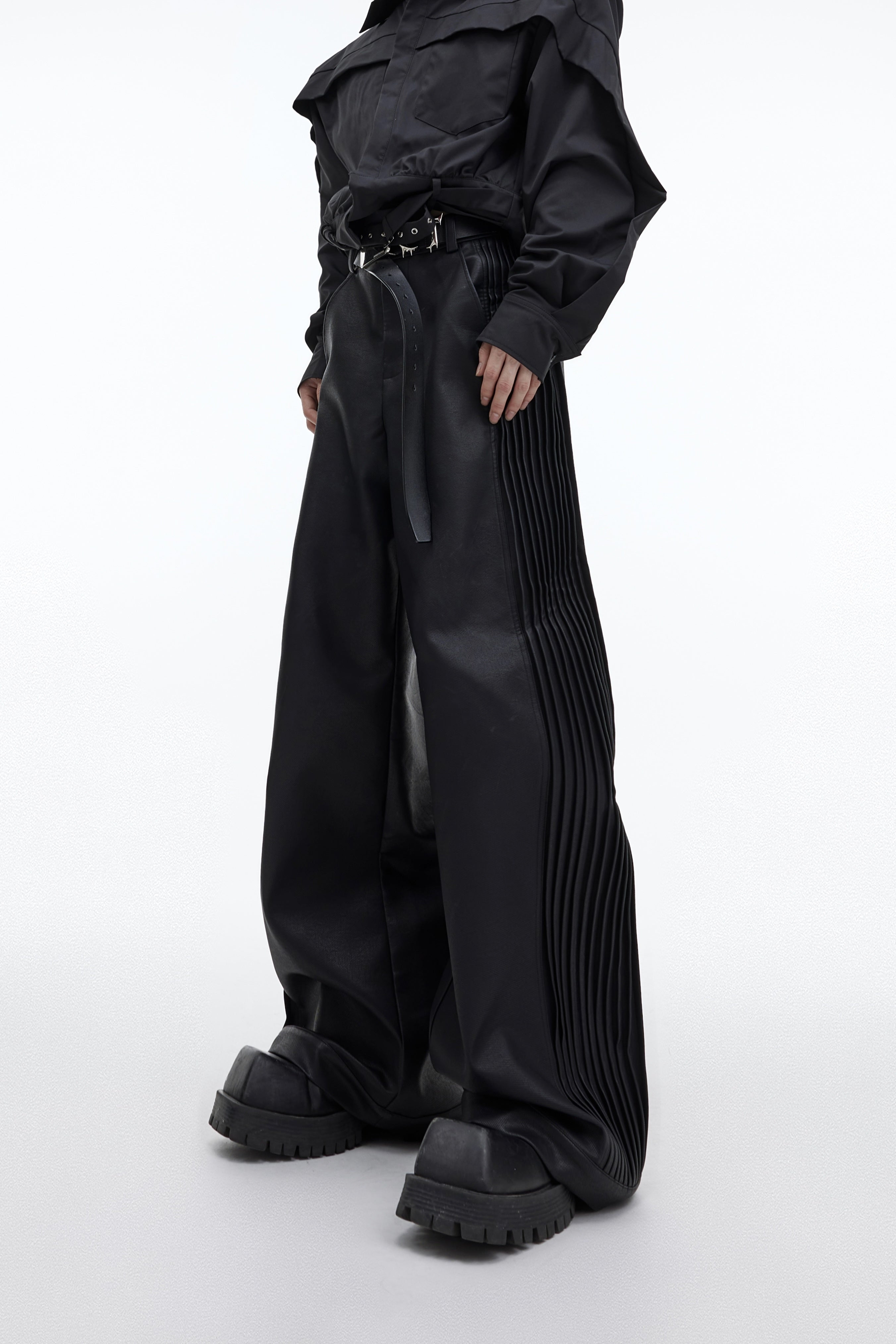 Deconstructed-Matte-PU-Pants---Loose-Straight-Leg-Textured-Trousers-Black