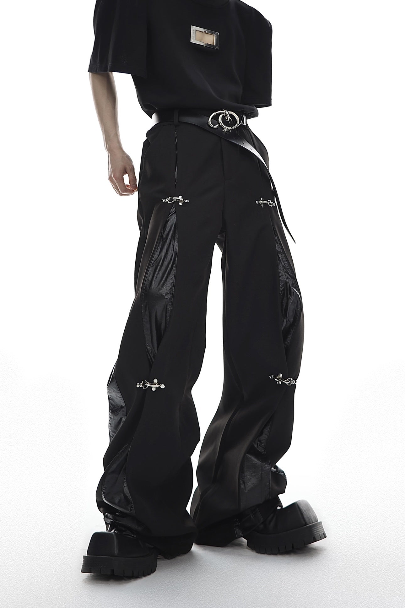 Deconstructed-Metal-Clip-Cargo-Pants---Streetwear-Straight-Leg-Trousers-Black