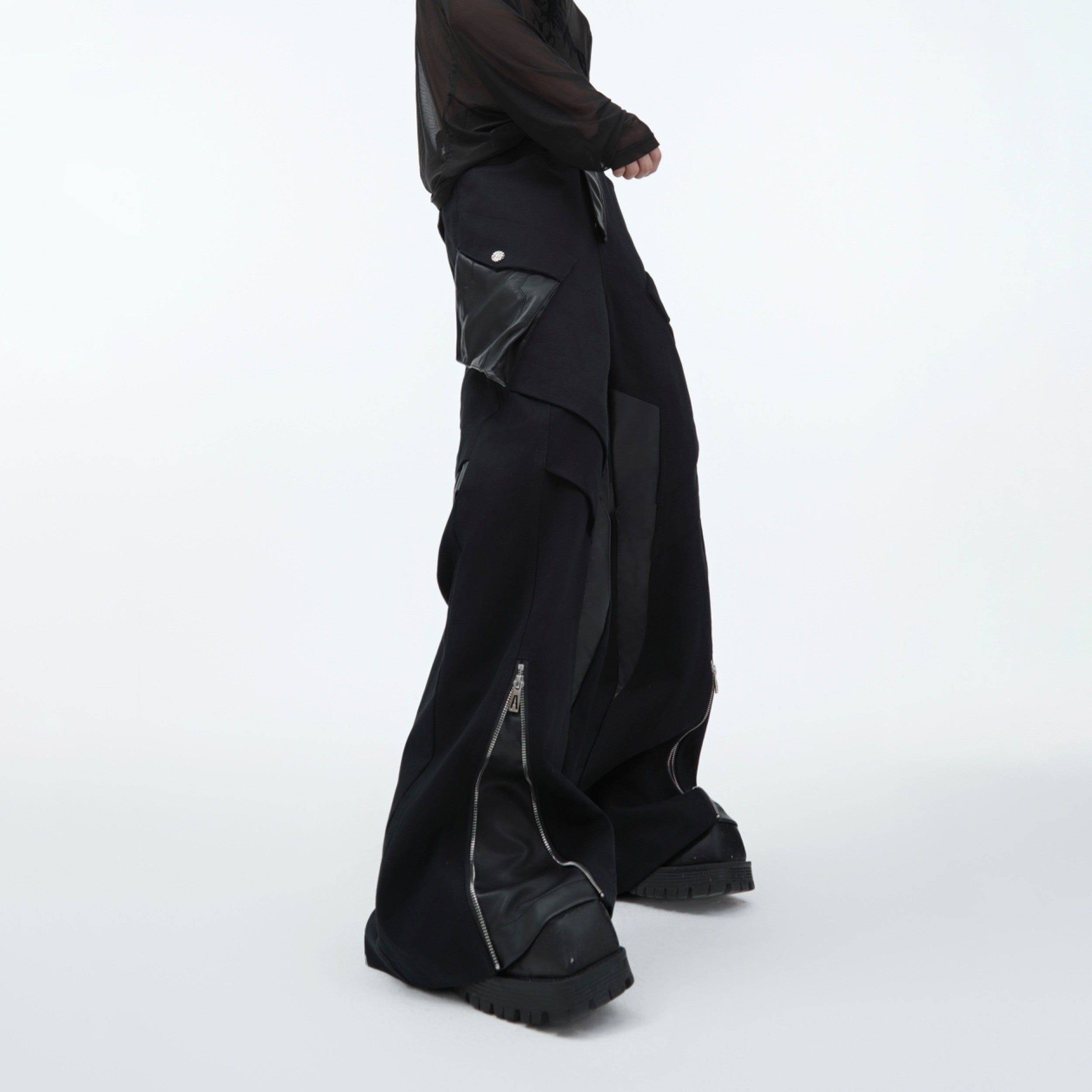 Deconstructed-PU-Leather-Cargo-Pants---Loose-Straight-Leg-Streetwear-Black