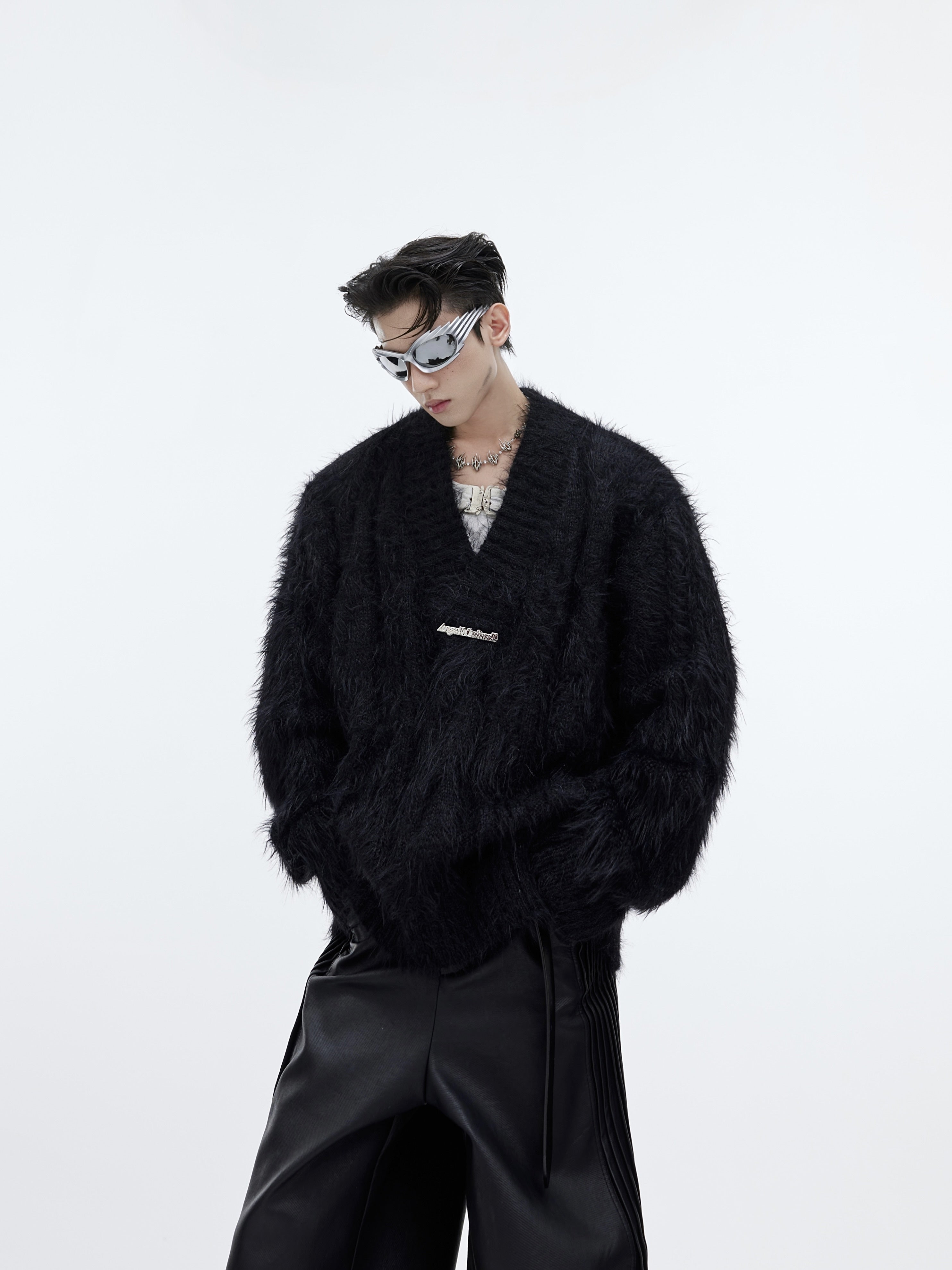 Mens-Chunky-V-Neck-Sweater---Oversized-Knit-Pullover---Streetwear-Style-Black