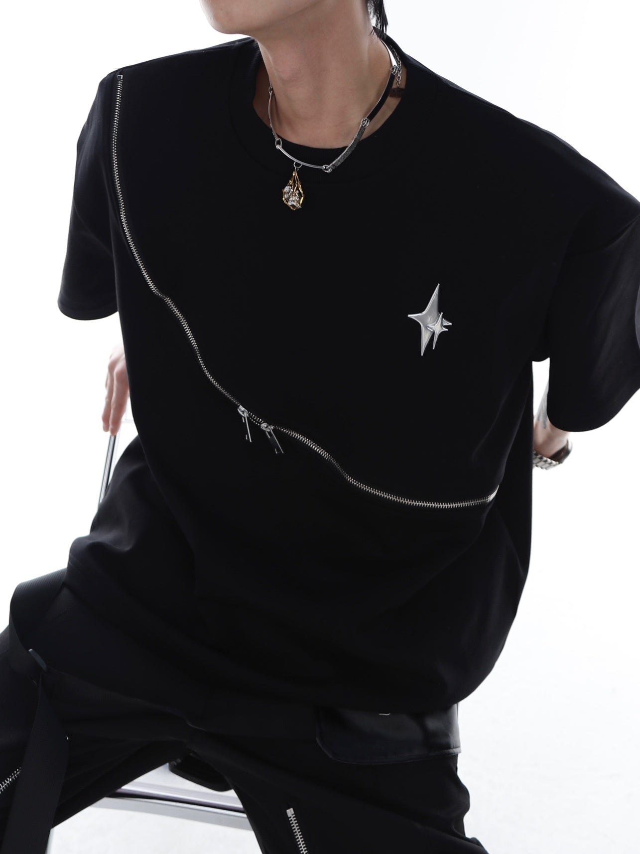 Mens-Zip-Up-Graphic-Cotton-Tee---Summer-Streetwear-Short-Sleeve-Black