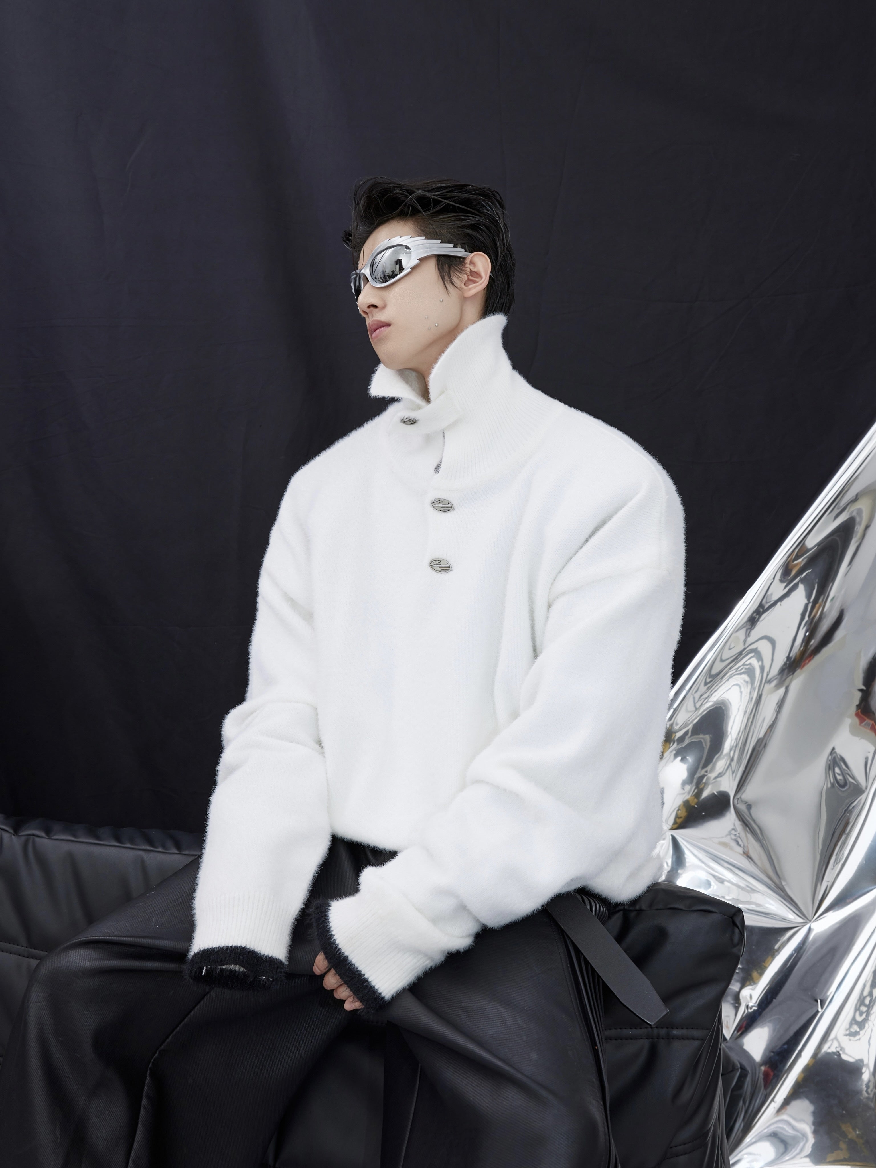 Metal-Trim-Plush-Knit-Sweater---Oversized-Fleece-Pullover-White