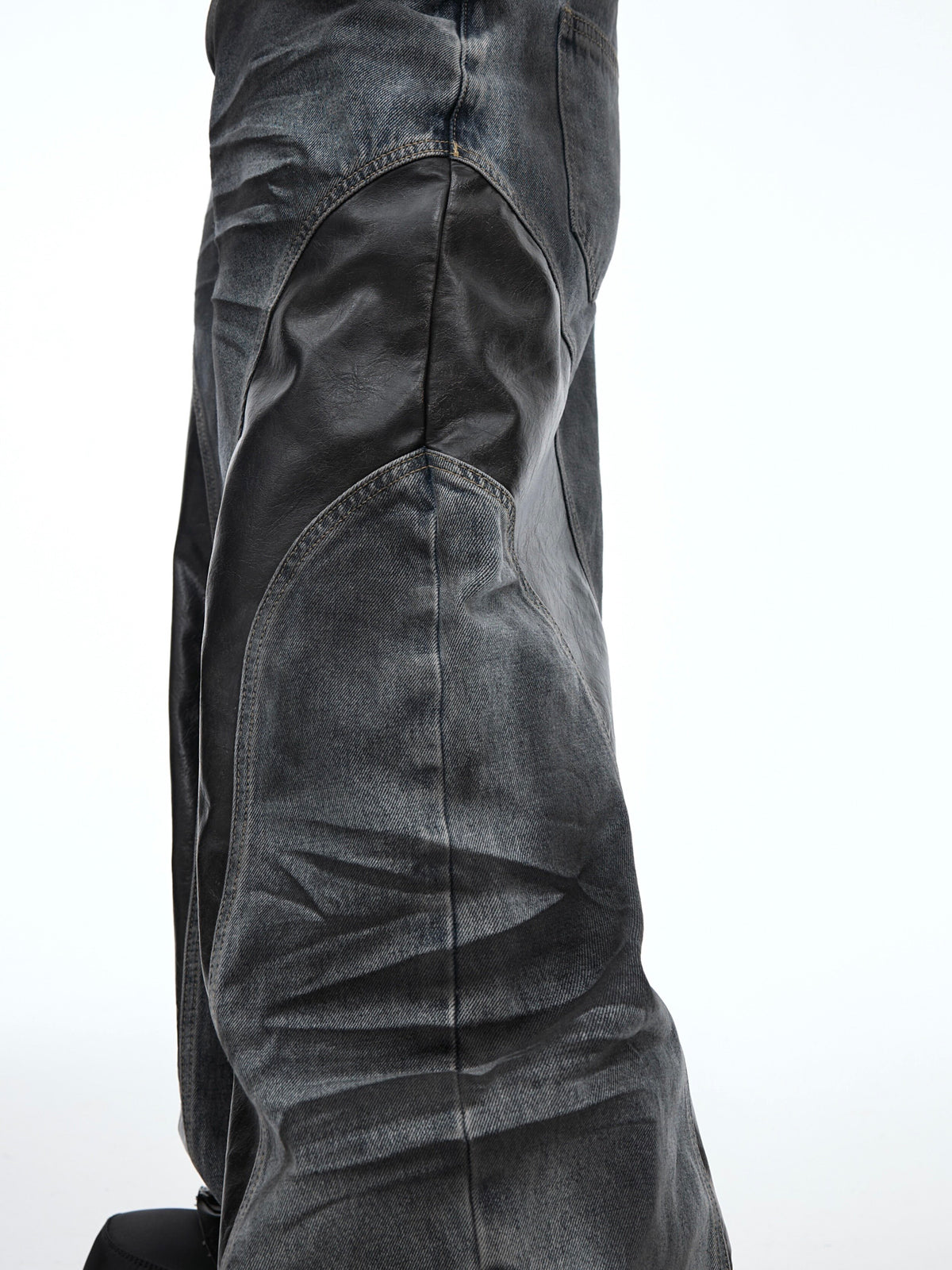 Washed PU-Panel Relaxed Straight Jeans - product image 4
