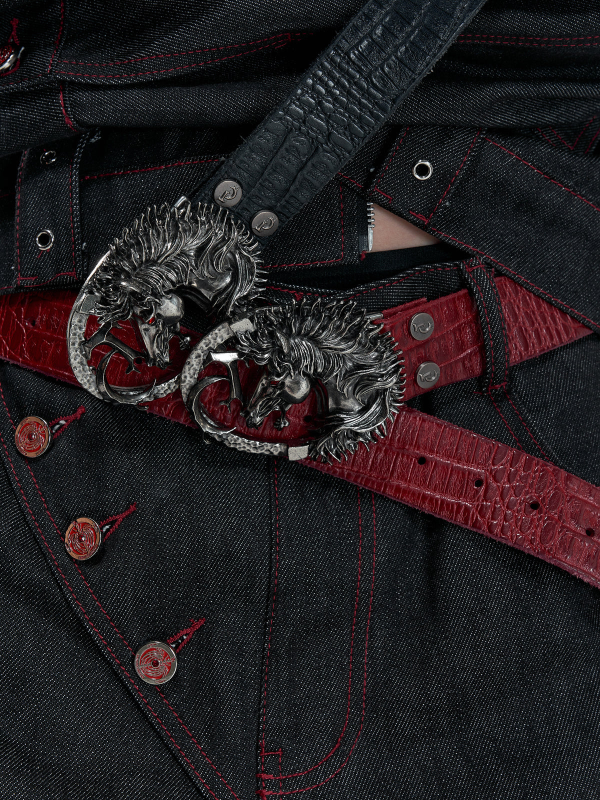 Crocodile-Embossed Horse-Head Belt - product image 3