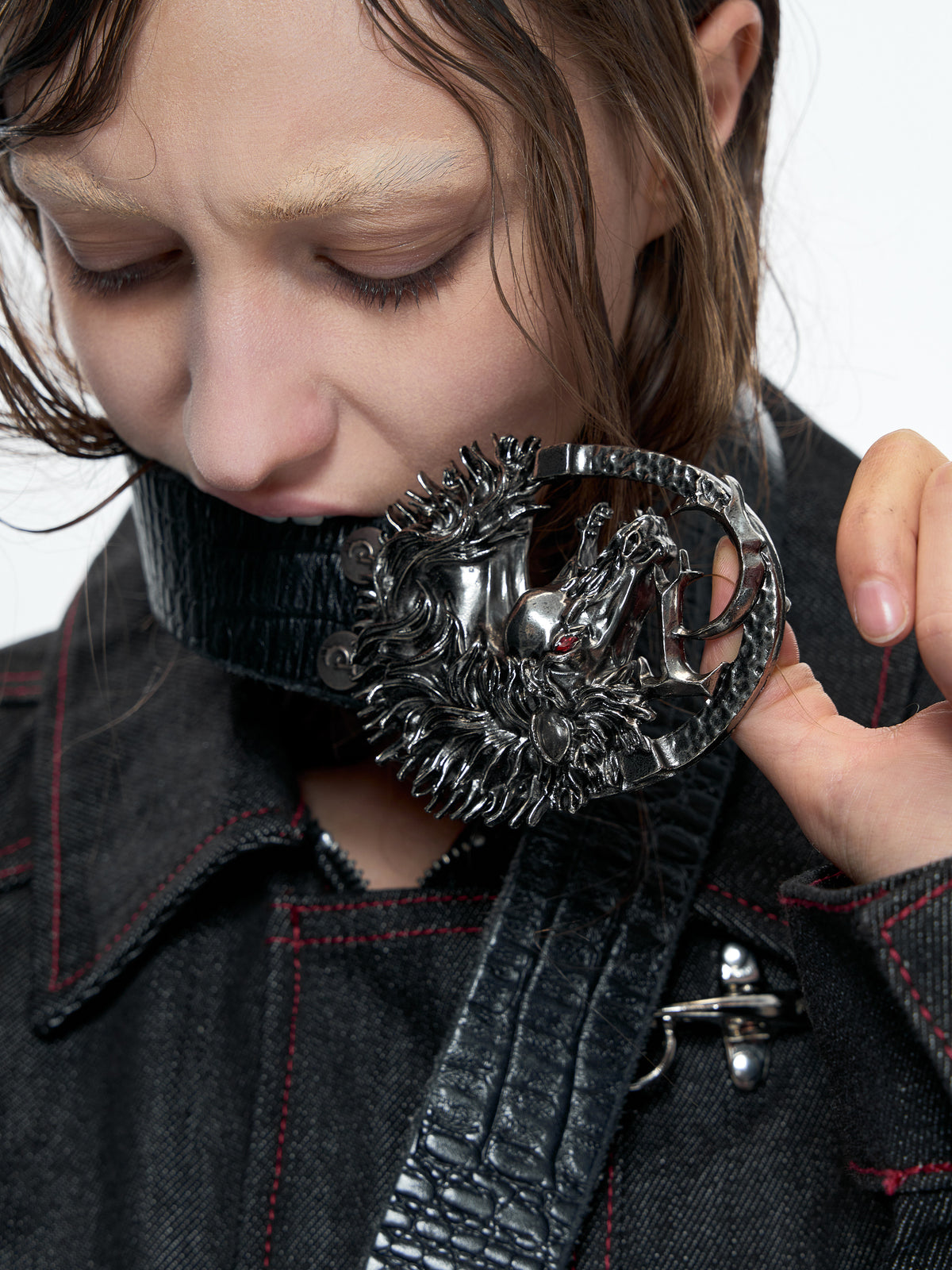 Crocodile-Embossed Horse-Head Belt - product image 5