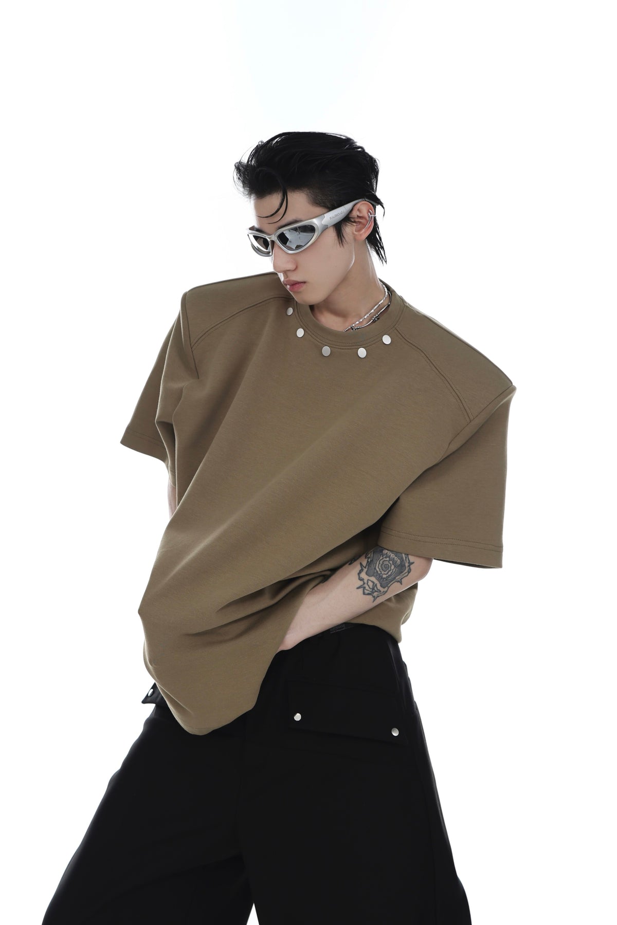 Metal-Button Shoulder-Pad T-Shirt - product image 5