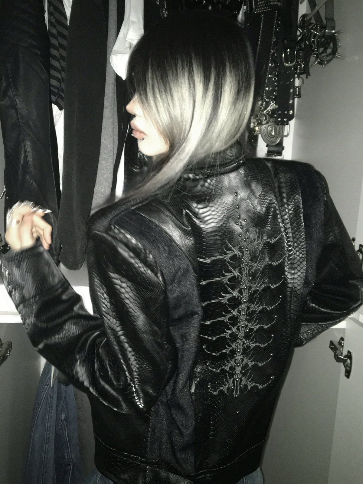 Snake-Texture Studded Cropped Jacket - product image 3