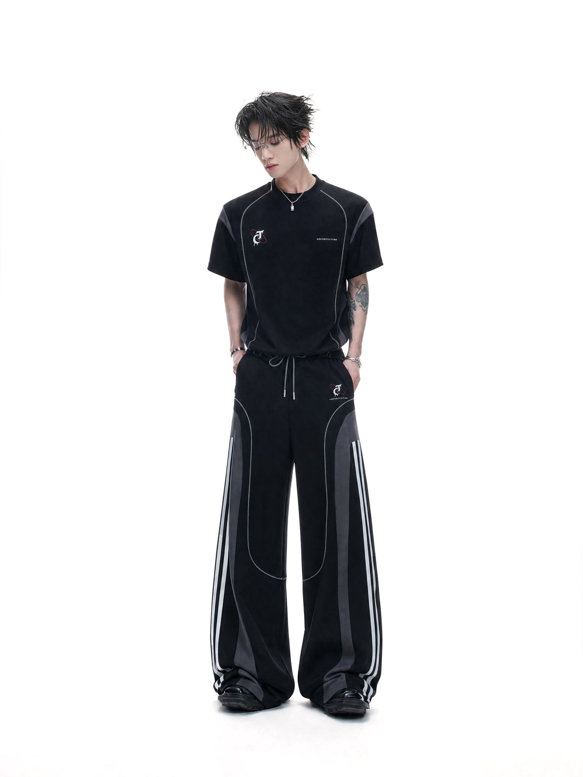 Color-Block T-Shirt & Straight Pants - product image 1