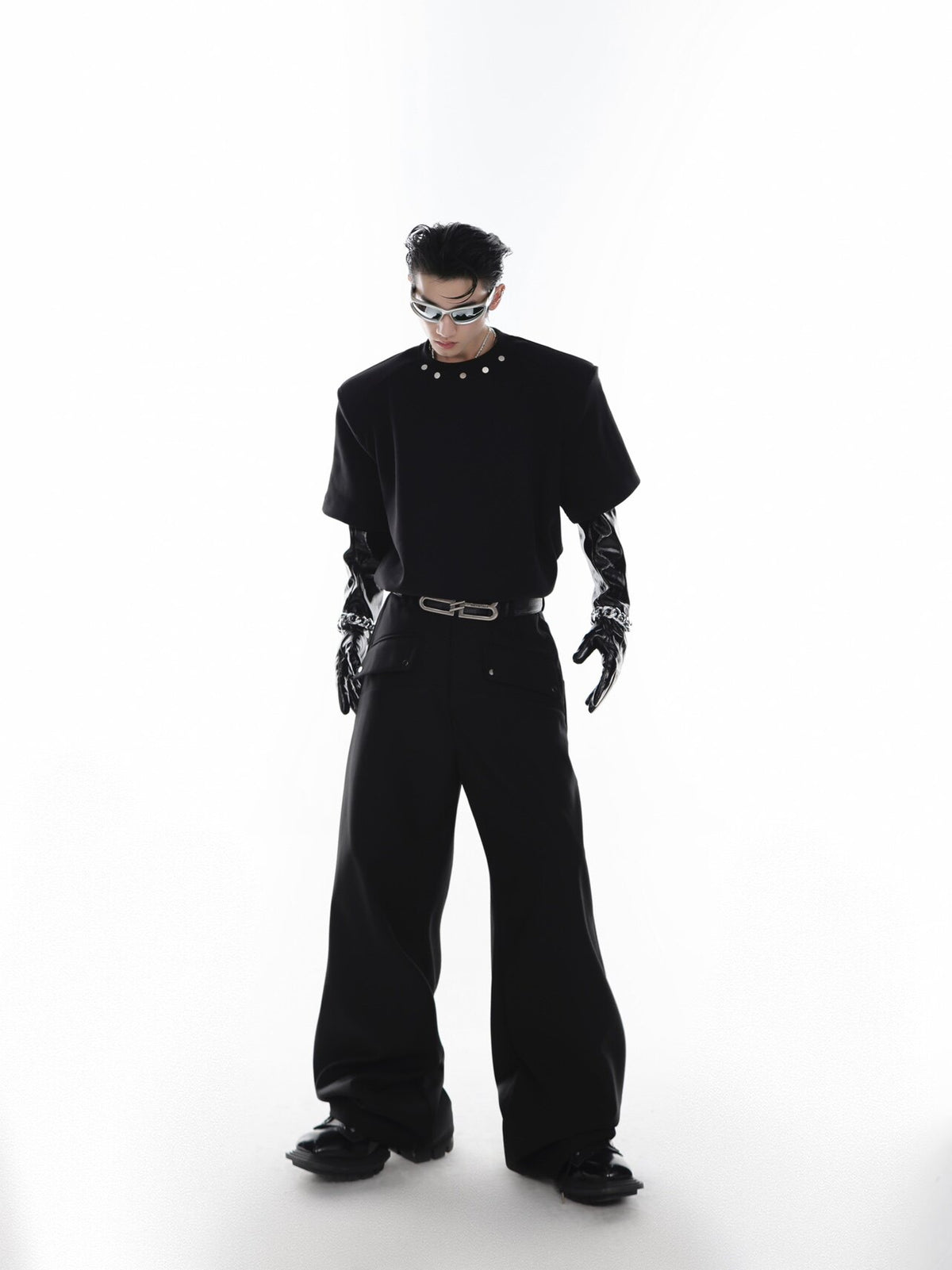 Metal-Button Shoulder-Pad T-Shirt - product image 5