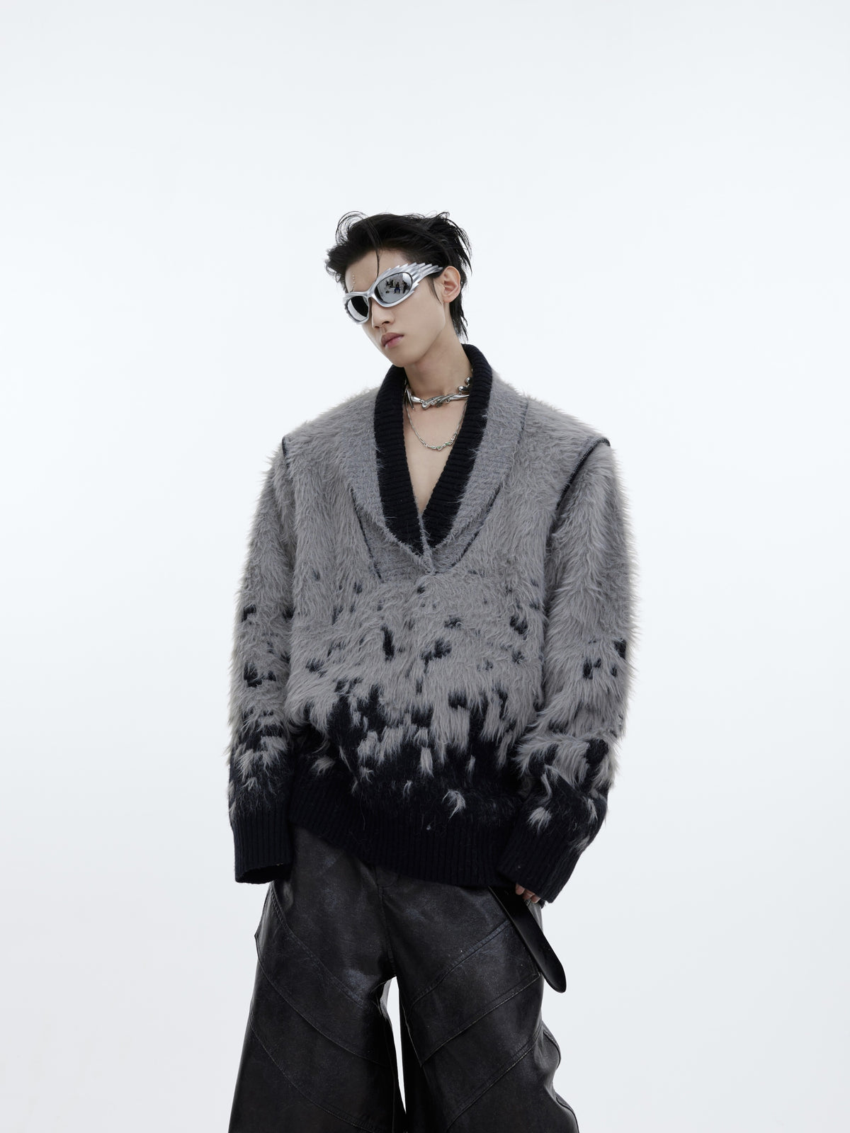 Gradient V-Neck Knit Sweater - product image 5
