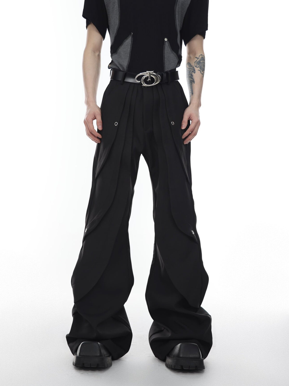 High-Rise Button-Detail Trousers - product image 3