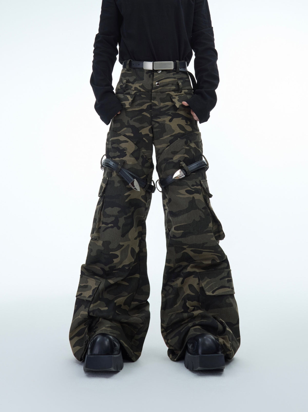 Green Camouflage Belted Cargo Pants - product image 1
