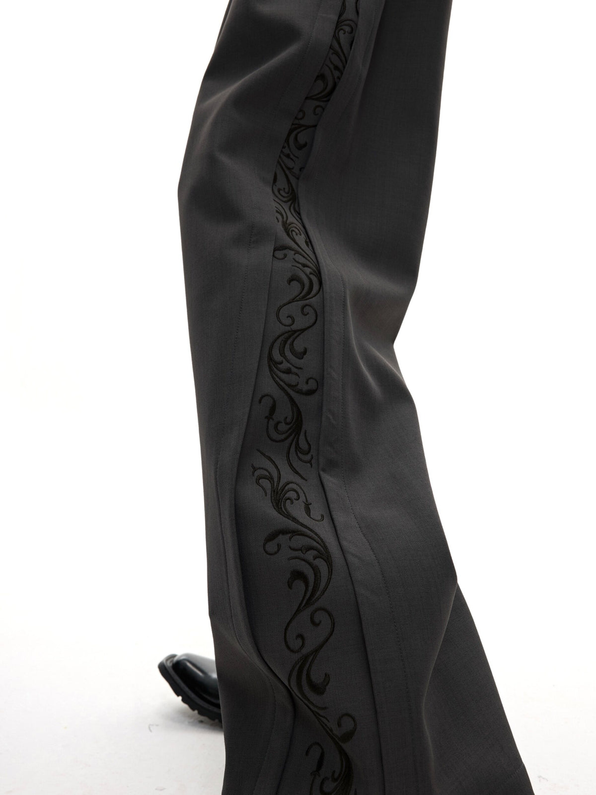 Embroidered Pleated Wide-Leg Trousers - product image 5