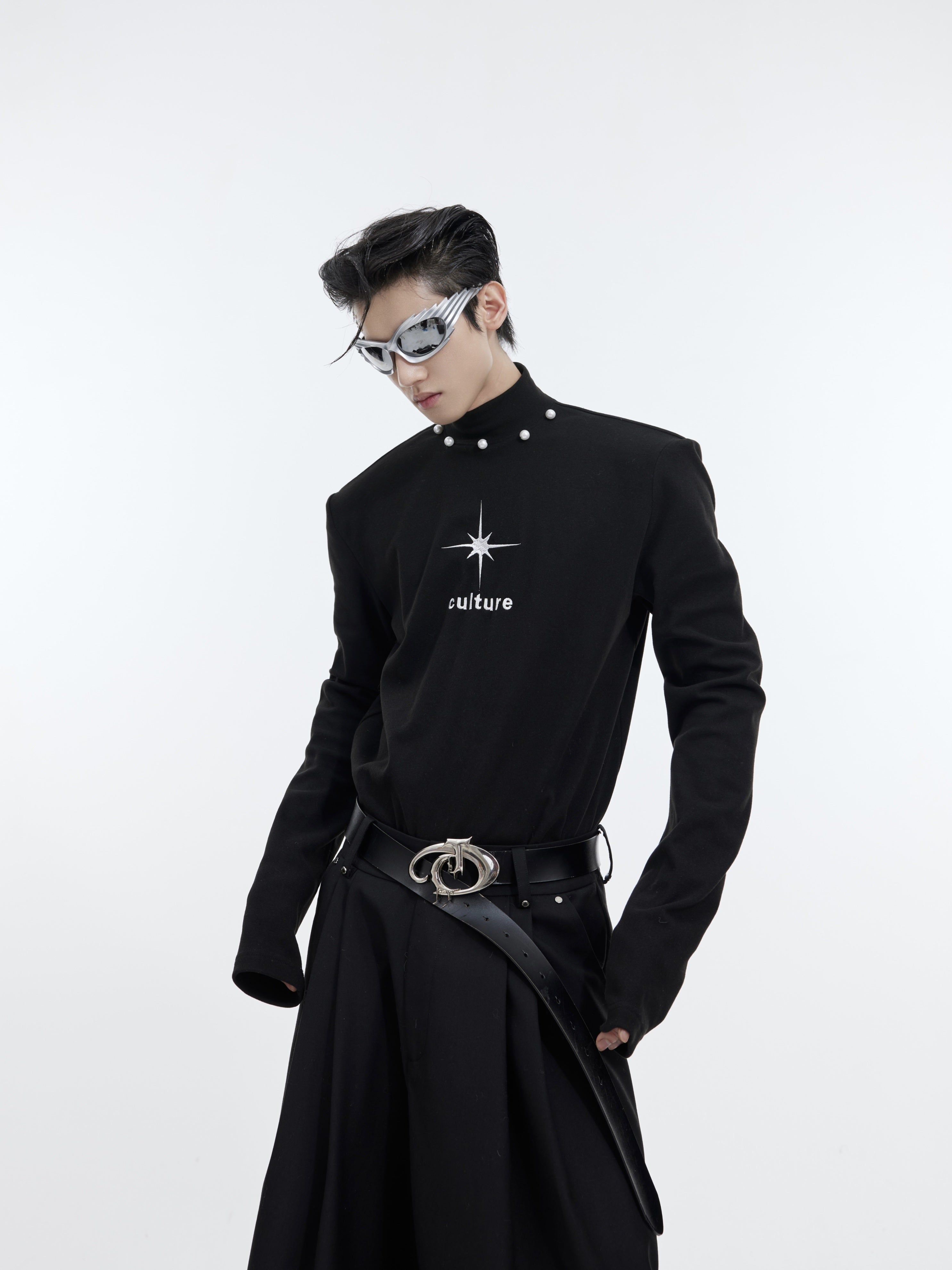 Pearl-Trim-Slim-Fit-Mock-Neck-Tee---Streetwear-Essential-Black