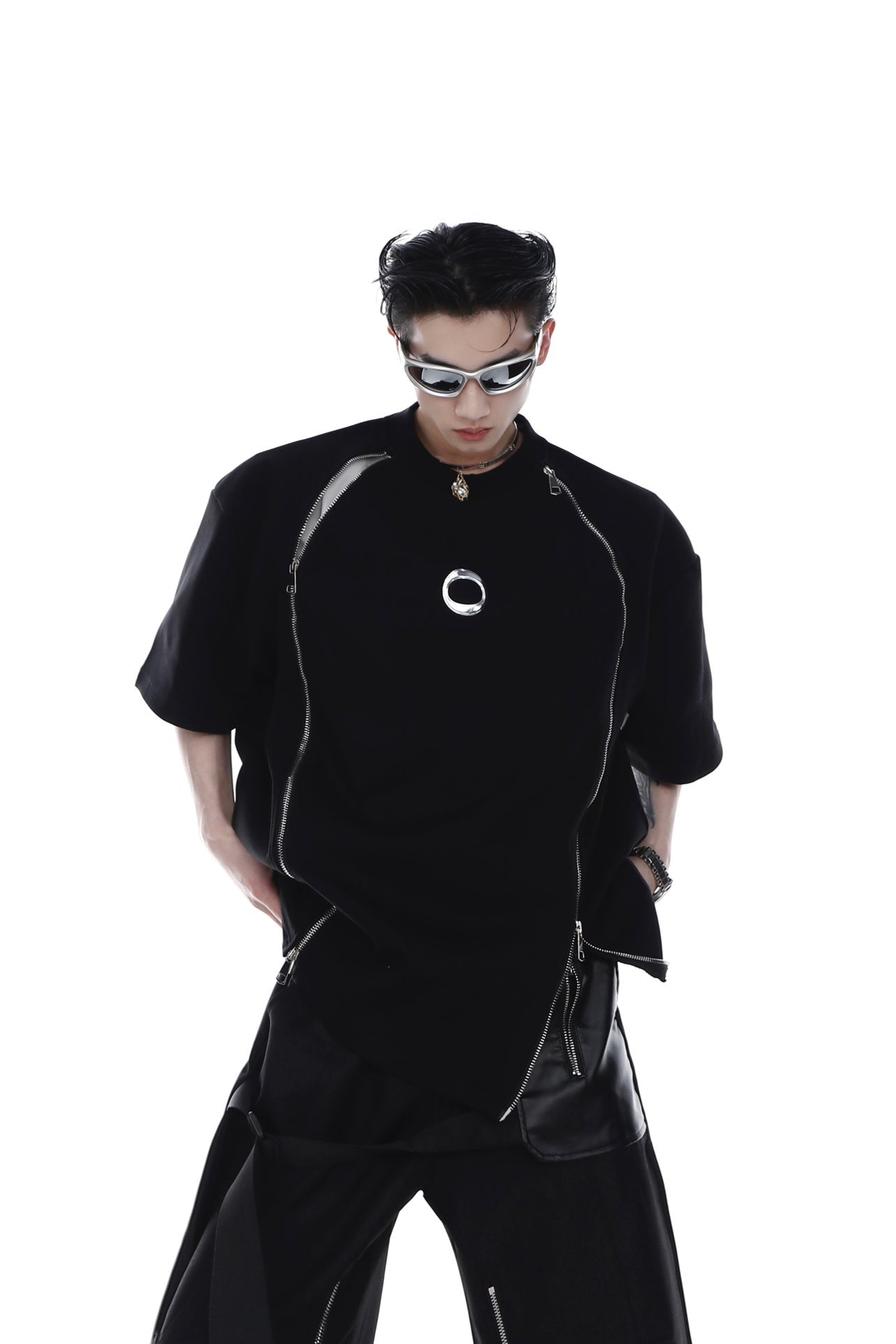 Streetwear-Cotton-Tee---Double-Zip-Shoulder-Pads---Metallic-Print-Black