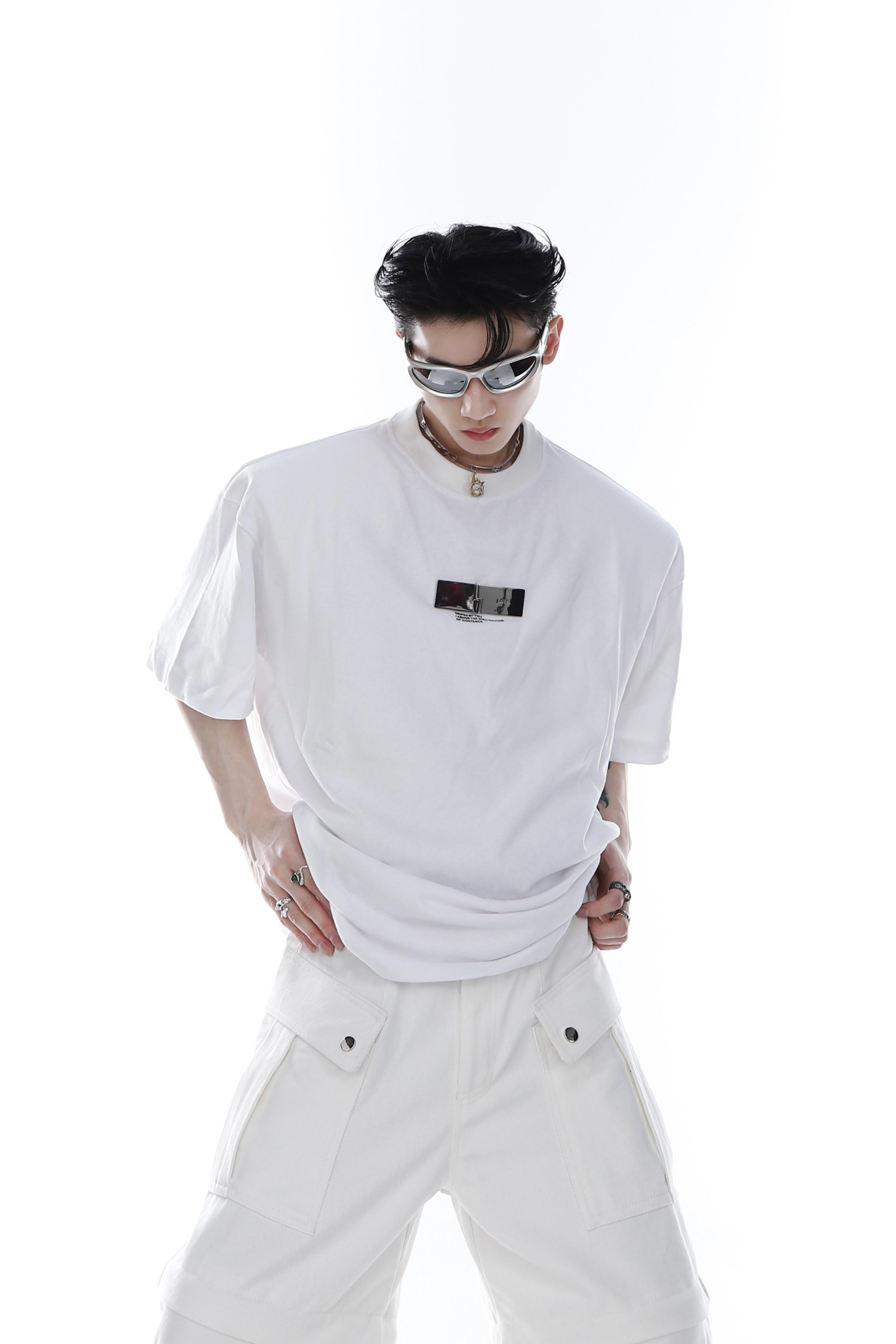 Summer-Metal-Buckle-Graphic-Tee---Streetwear-Minimalist-Style-White
