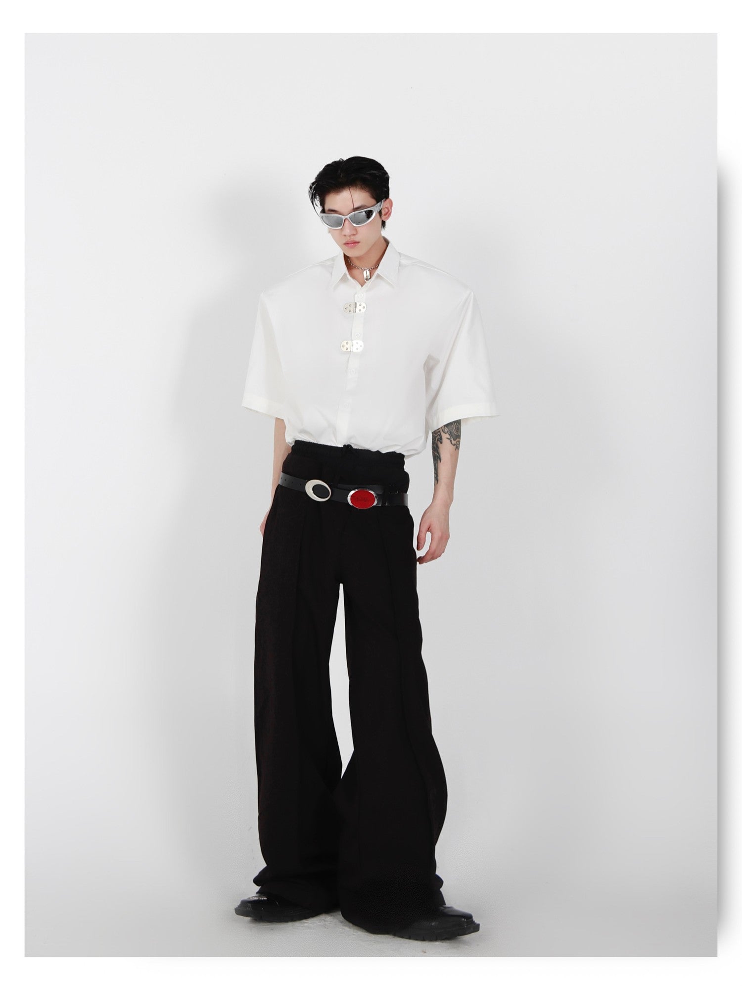 desc::avant-garde-shoulder-pad-button-up-shirt-unisex-detail-img-10