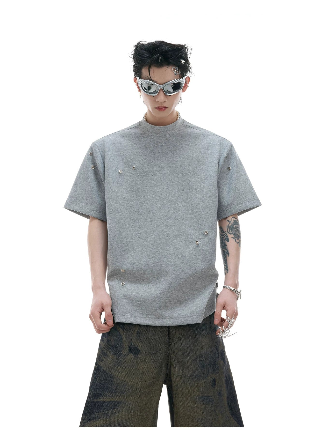 desc::boxy-deconstructed-pleated-tee-niche-streetwear-shirt-detail-img-16