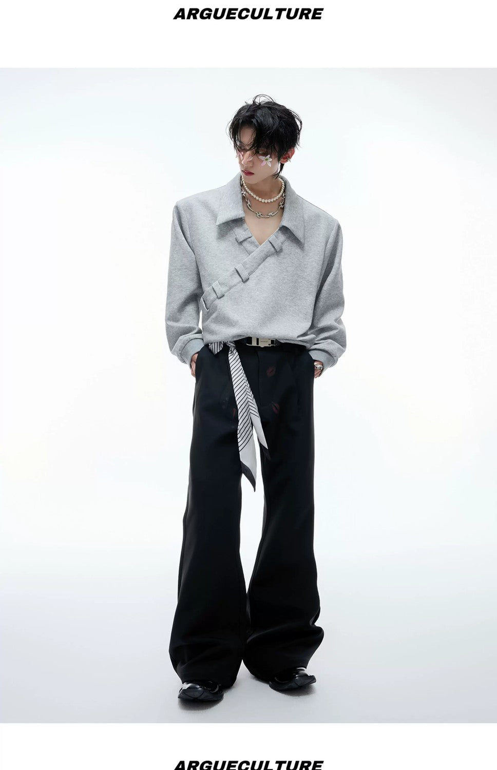 desc::boxy-v-neck-polo-sweatshirt-with-detachable-scarf-detail-img-12