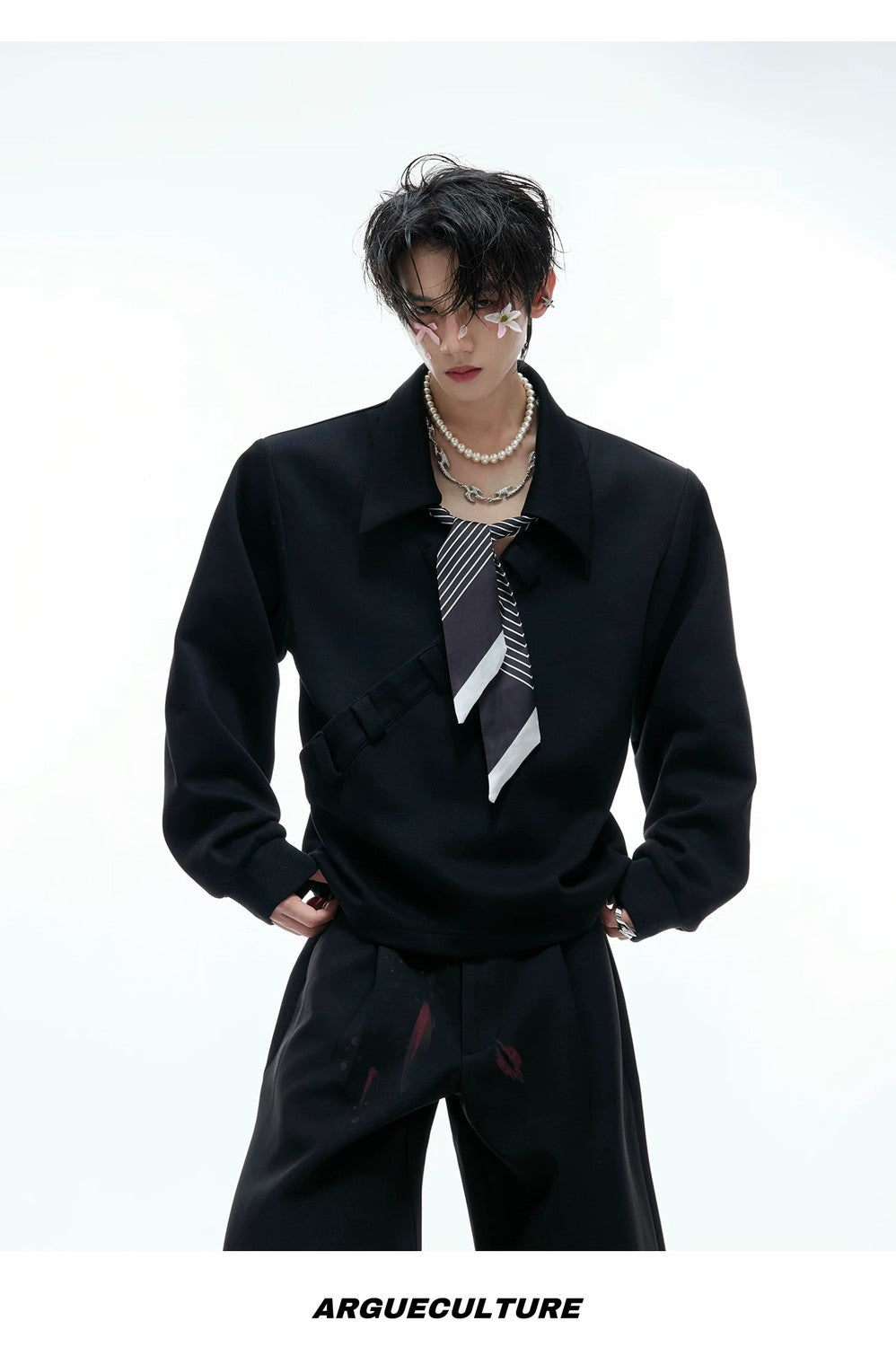 desc::boxy-v-neck-polo-sweatshirt-with-detachable-scarf-detail-img-14
