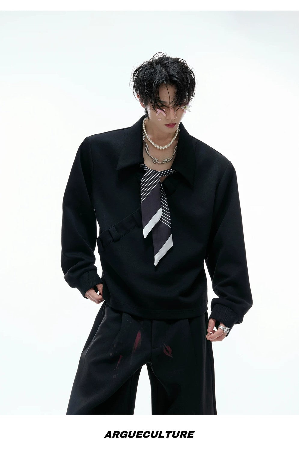 desc::boxy-v-neck-polo-sweatshirt-with-detachable-scarf-detail-img-15