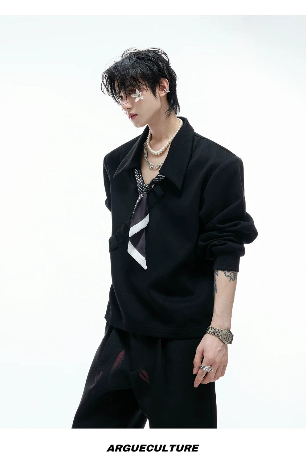 desc::boxy-v-neck-polo-sweatshirt-with-detachable-scarf-detail-img-17