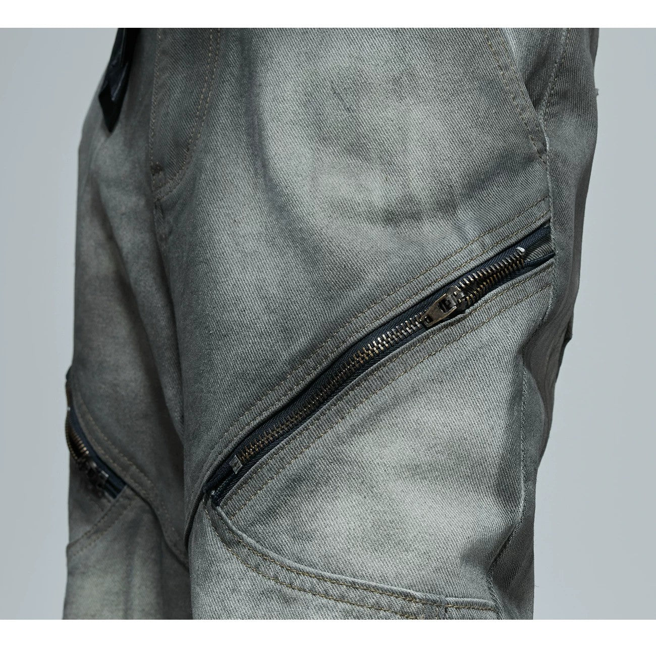 desc::cement-gray-vintage-boxy-denim-jacket-flare-set-detail-img-9