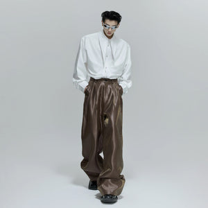 Detailed view of the comfortable elastic high waistband