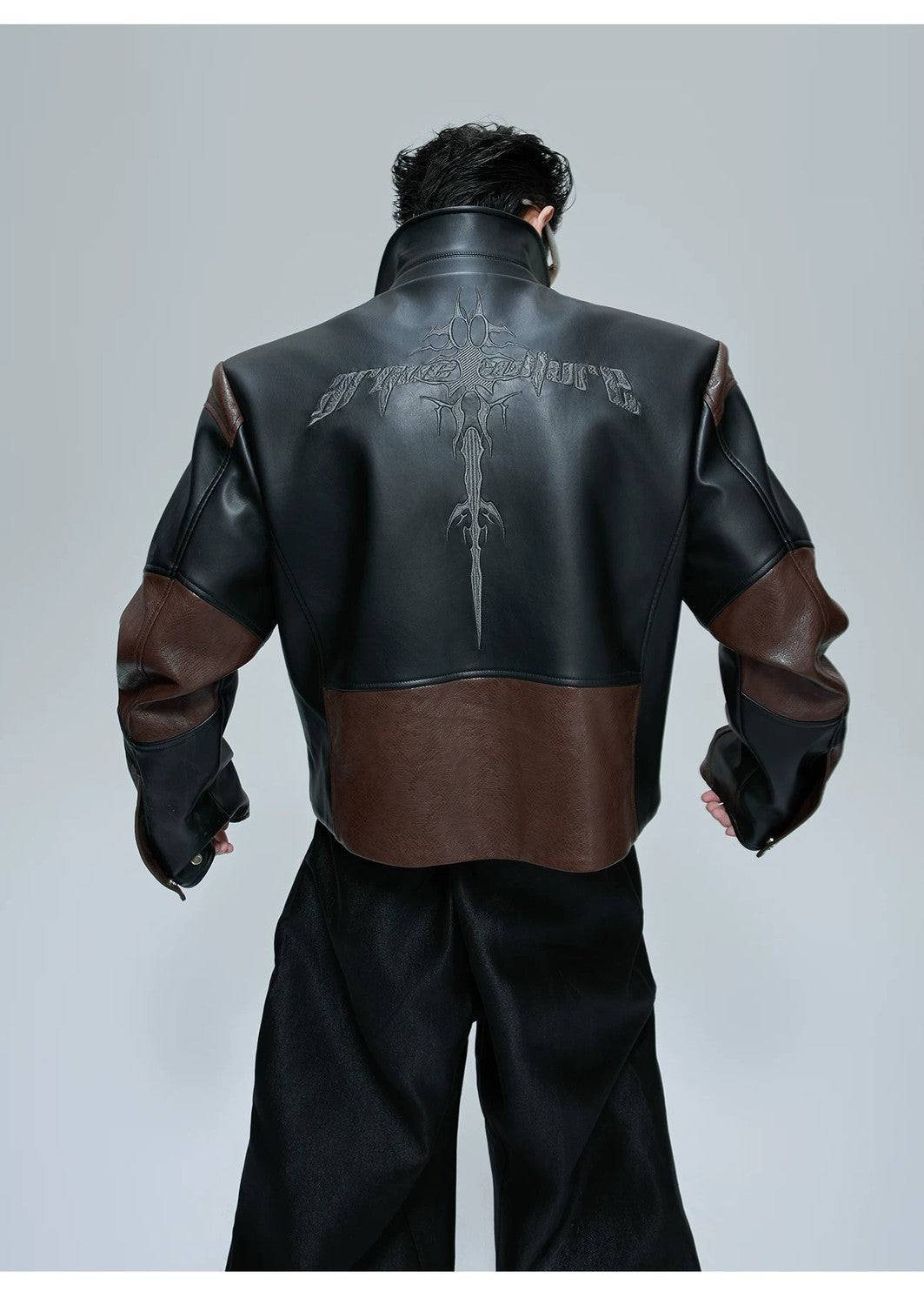 desc::cropped-crocodile-texture-spine-moto-jacket-detail-img-9