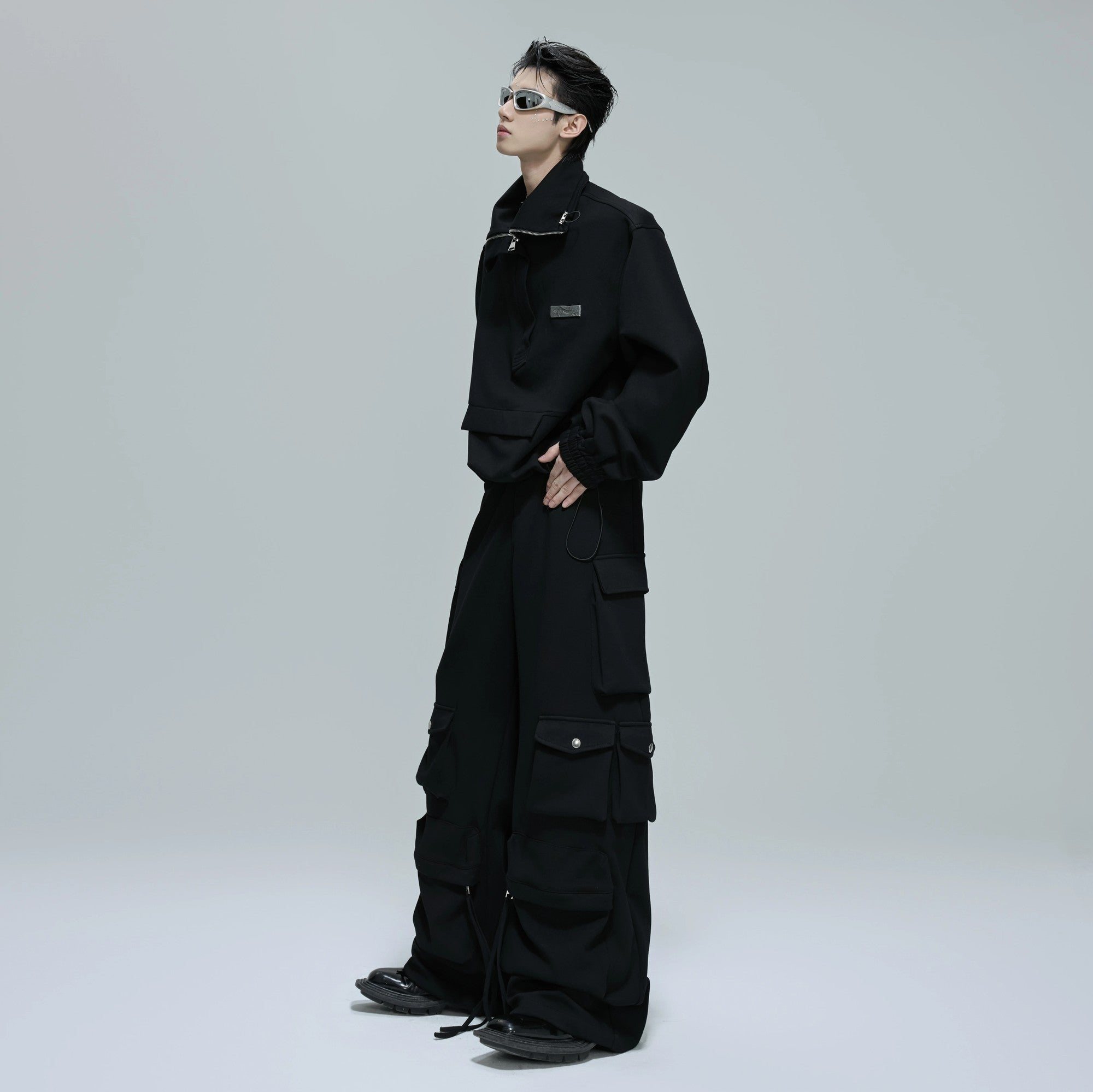 Heavyweight Cropped Zip Sweatshirt & Multi-Pocket Cargo Set