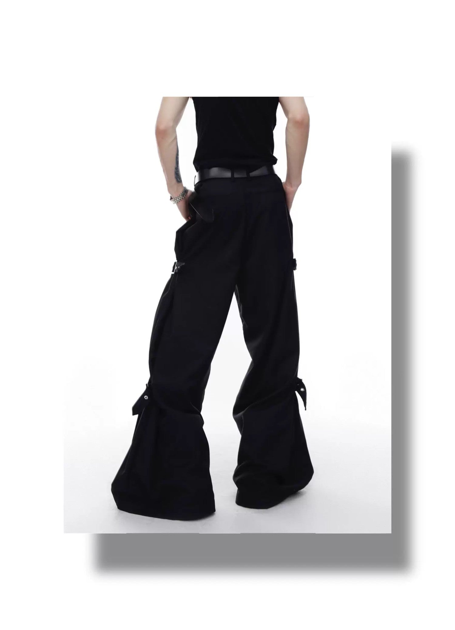 desc::deconstructed-adjustable-strap-flare-pants-unisex-detail-img-3