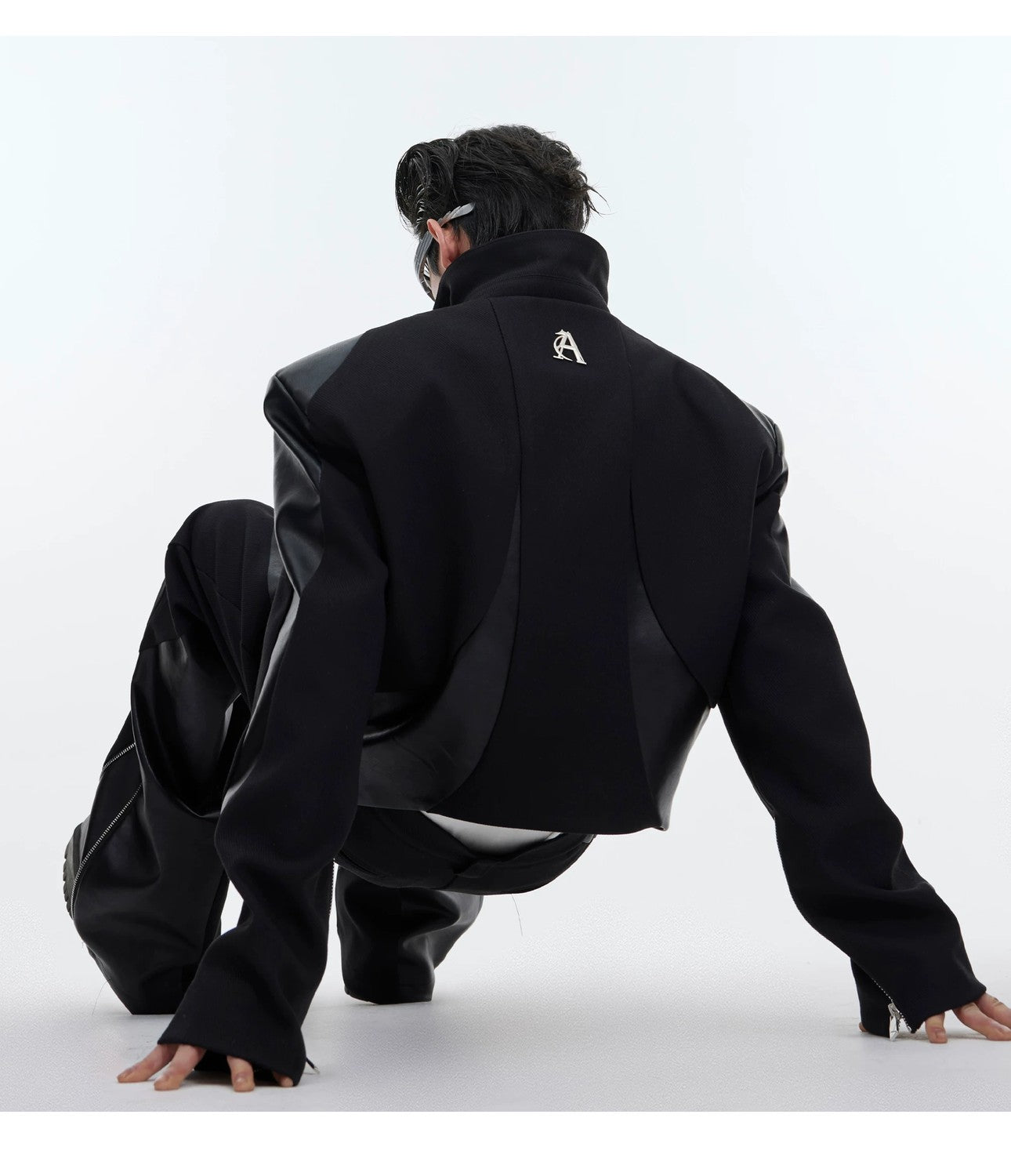 desc::deconstructed-cropped-padded-shoulder-twill-jacket-detail-img-18