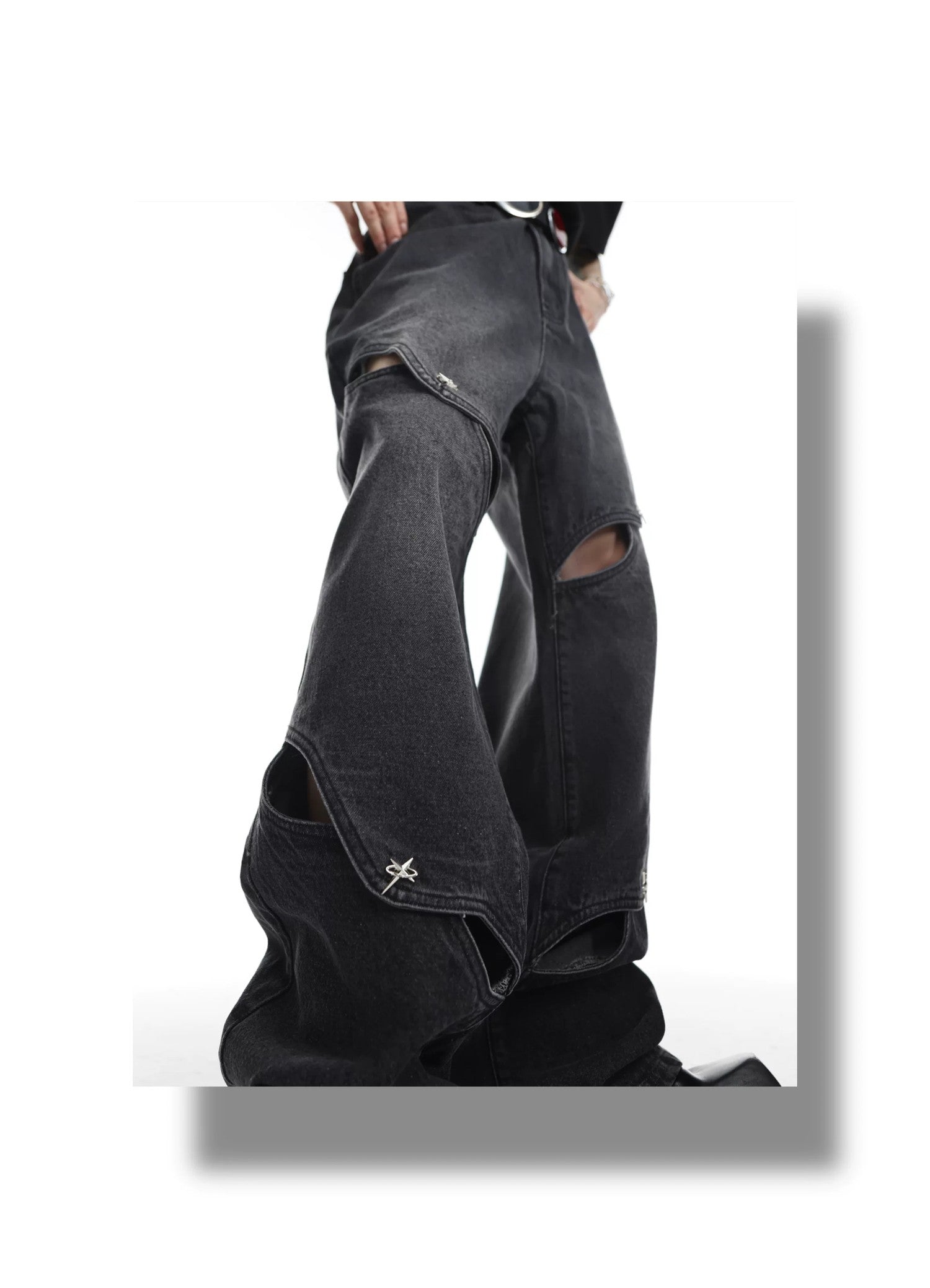 desc::deconstructed-cutout-vintage-washed-loose-straight-jeans-detail-img-3