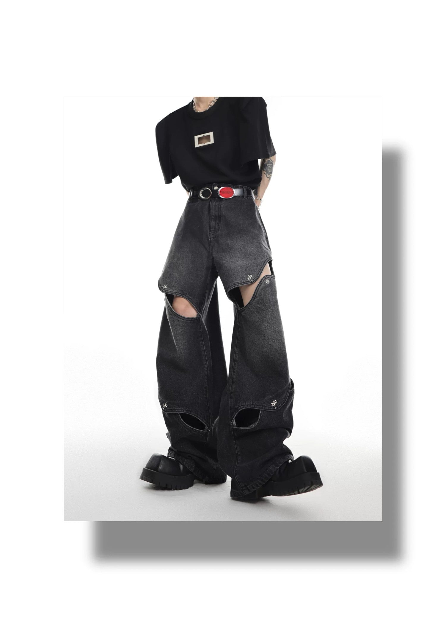 desc::deconstructed-cutout-vintage-washed-loose-straight-jeans-detail-img-5