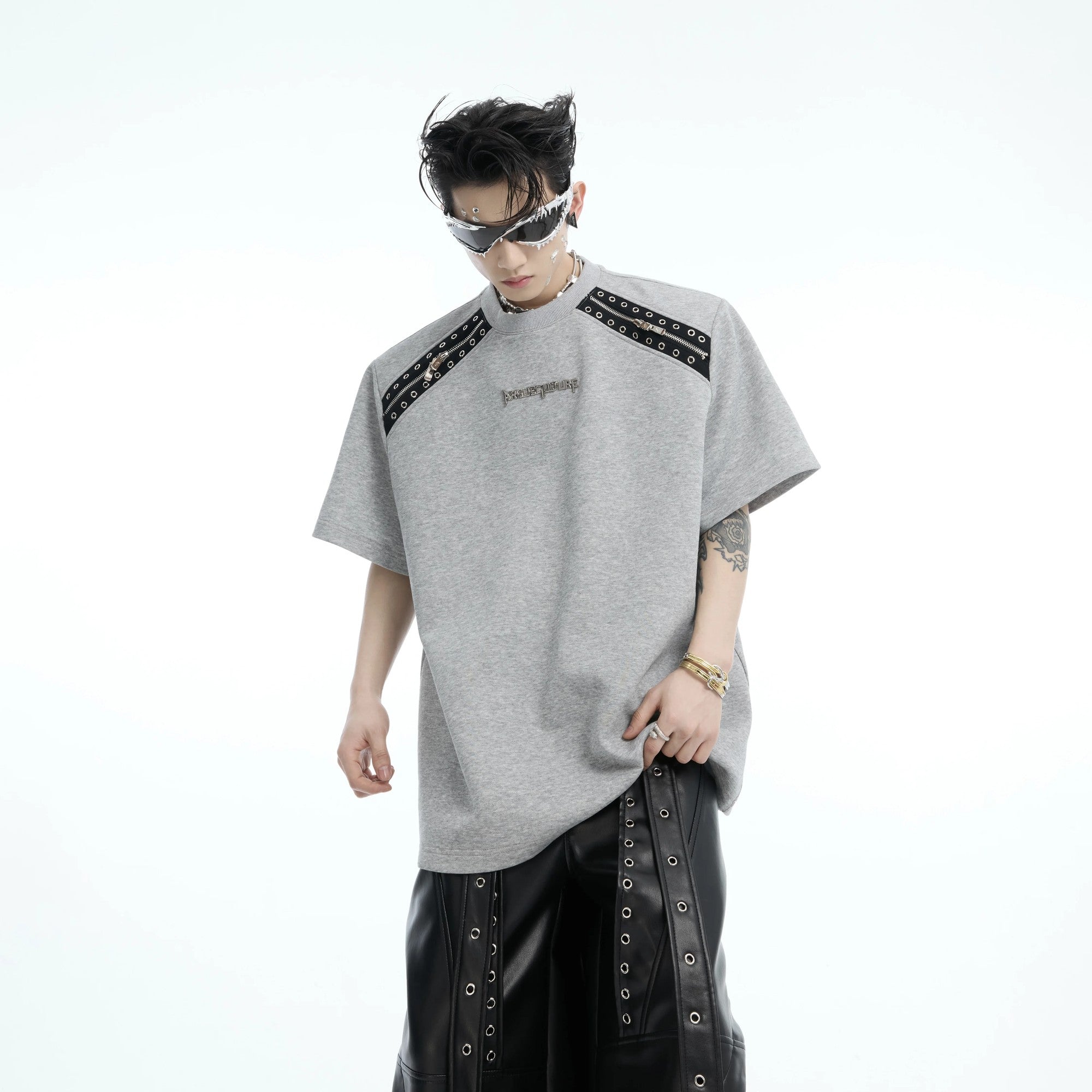 Detail shot of the internal detachable shoulder pad design