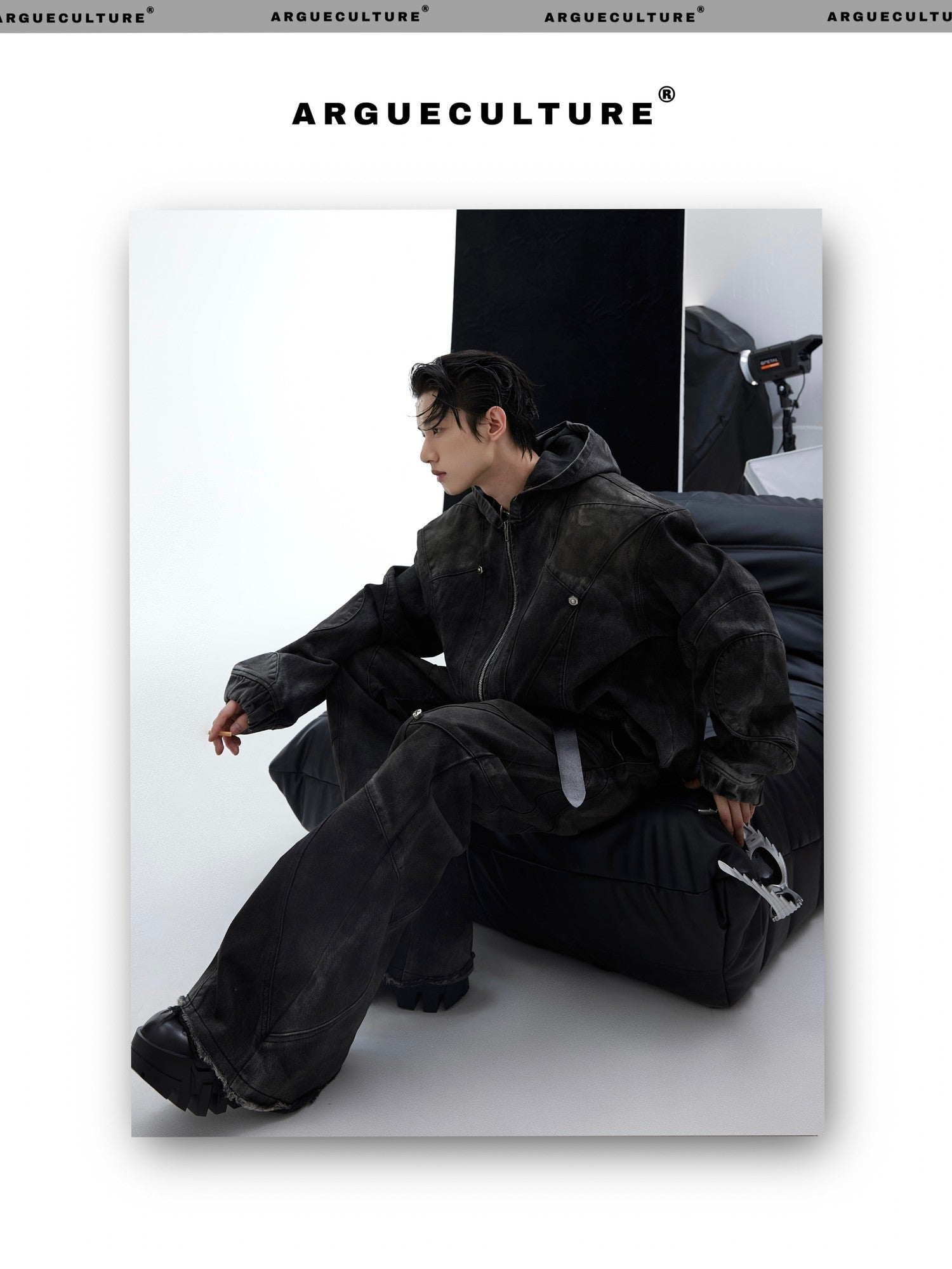 desc::deconstructed-distressed-denim-jacket-pants-set-men-detail-img-2