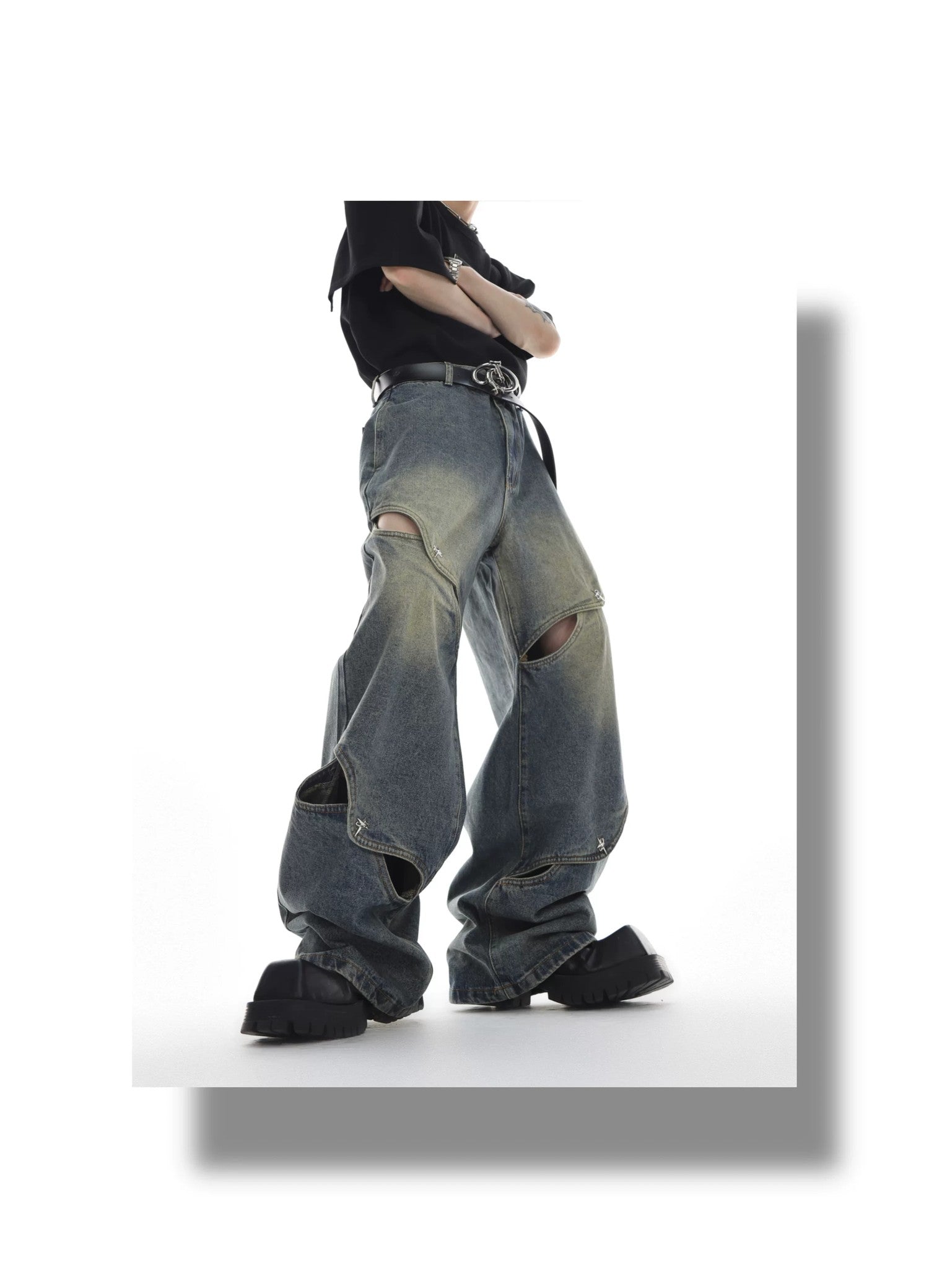 desc::deconstructed-hollow-out-wide-leg-jeans-punk-denim-detail-img-3