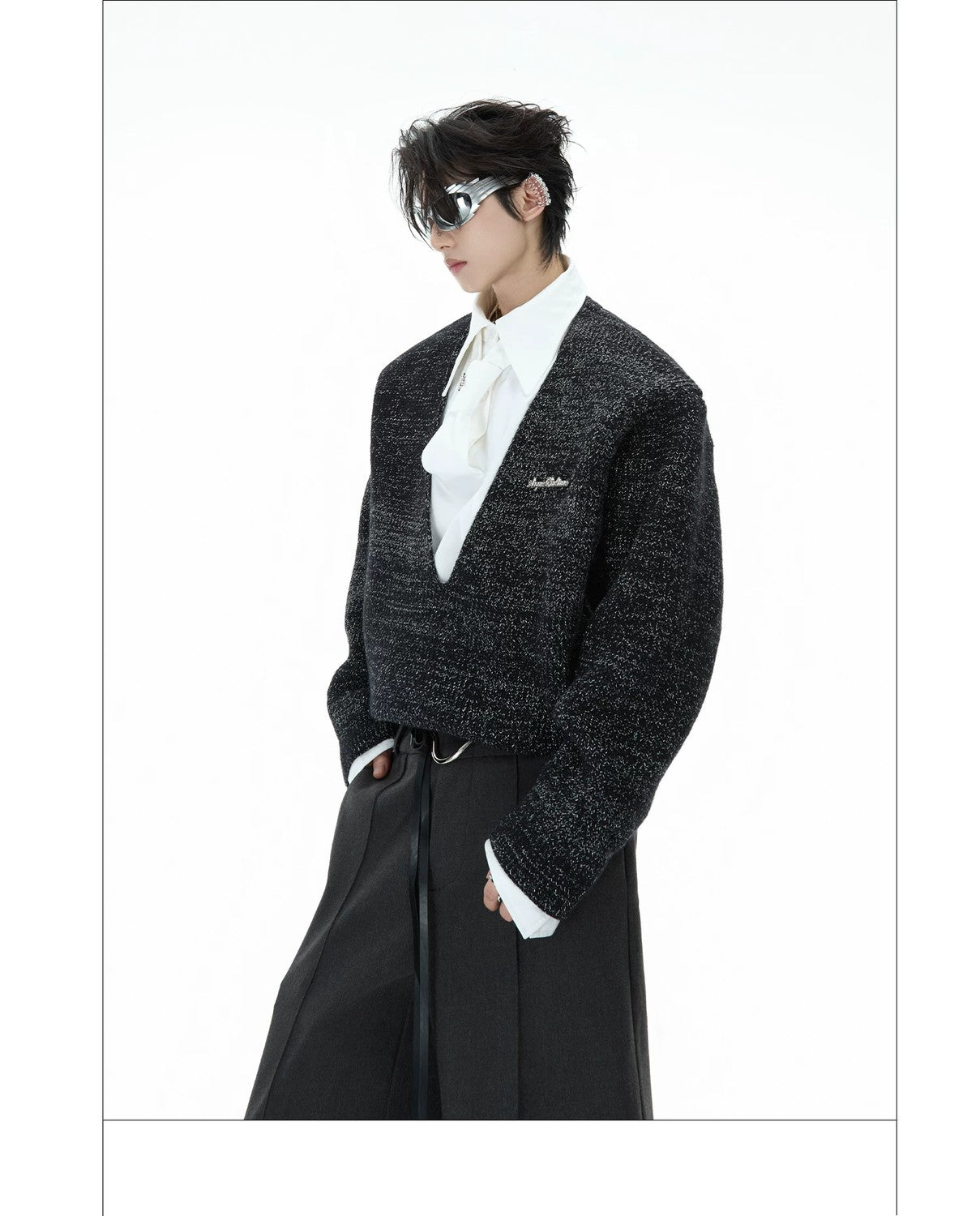 desc::deconstructed-layered-tie-sweater-oversized-streetwear-detail-img-12