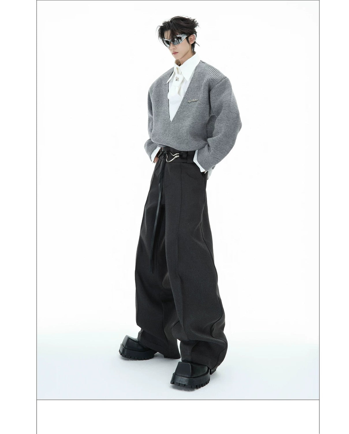 desc::deconstructed-layered-tie-sweater-oversized-streetwear-detail-img-14