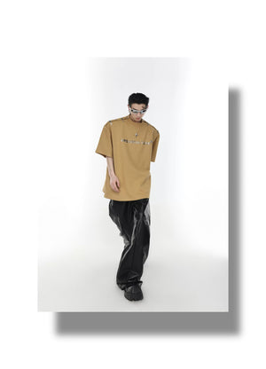 desc::deconstructed-metal-buckle-off-shoulder-streetwear-tee-detail-img-13