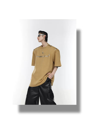 desc::deconstructed-metal-buckle-off-shoulder-streetwear-tee-detail-img-14