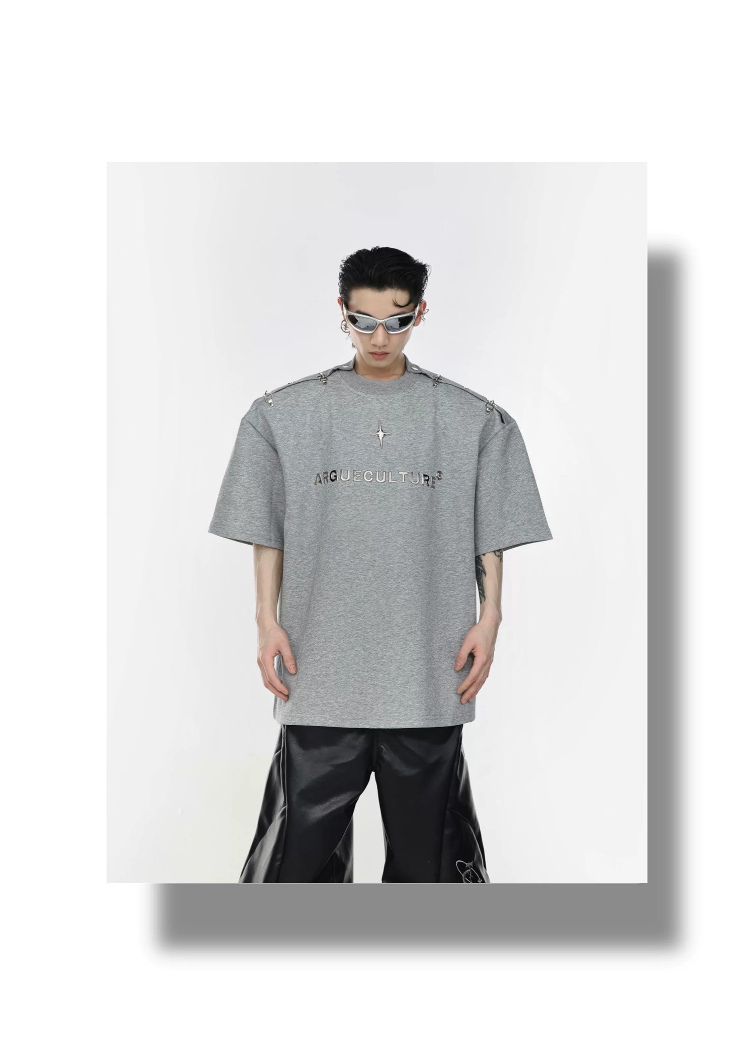 desc::deconstructed-metal-buckle-off-shoulder-streetwear-tee-detail-img-7