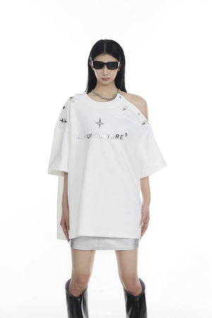 desc::deconstructed-metal-buckle-tee-techwear-street-style-detail-img-1