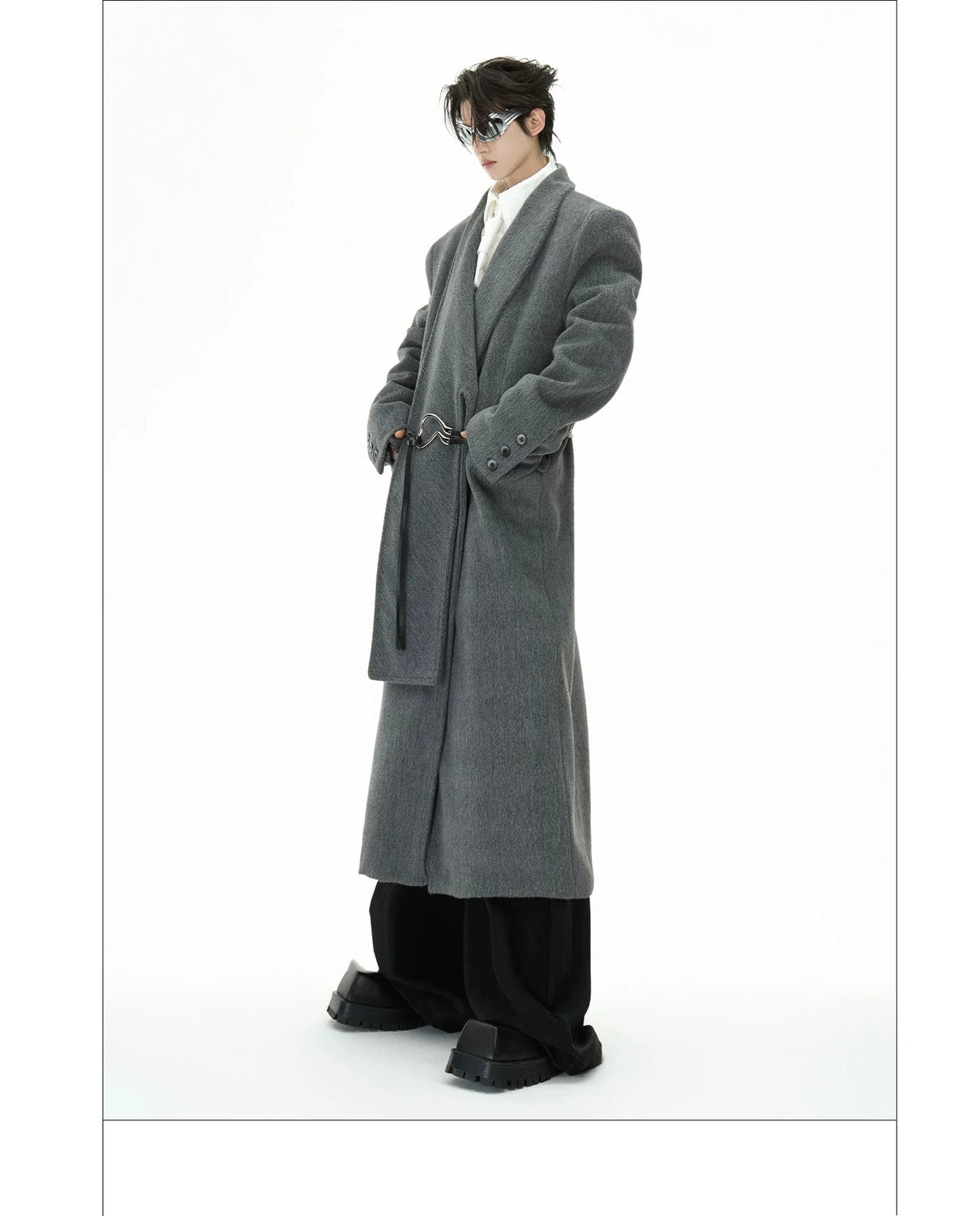 desc::deconstructed-metal-strap-wool-coat-long-streetwear-overcoat-detail-img-16