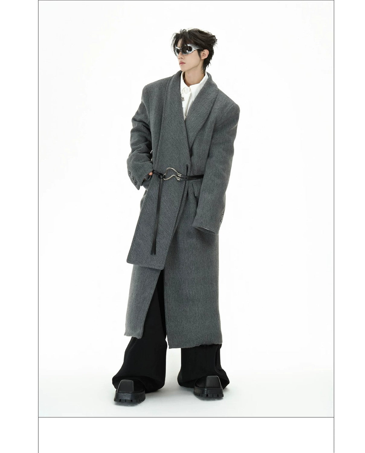 desc::deconstructed-metal-strap-wool-coat-long-streetwear-overcoat-detail-img-17